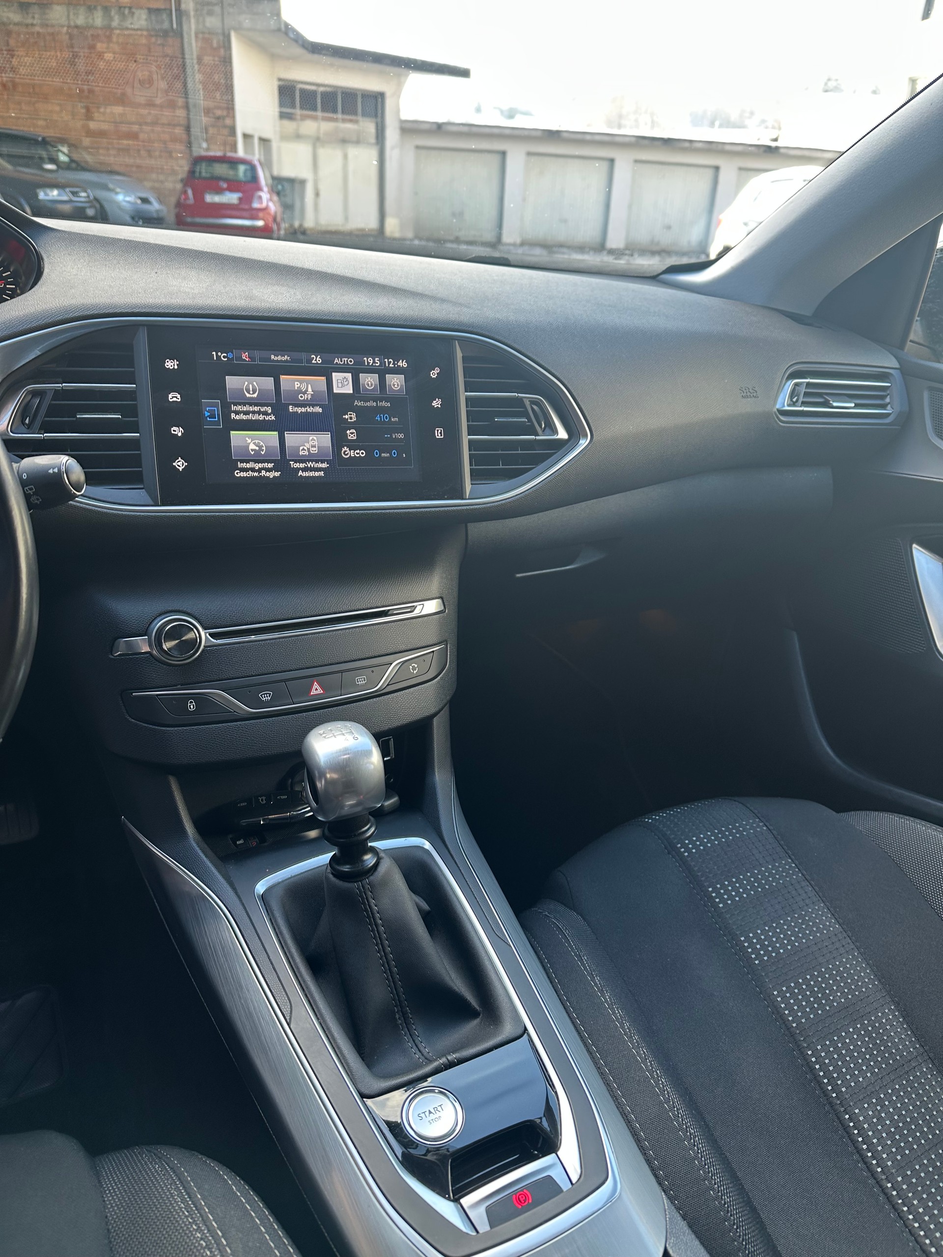 PEUGEOT 308 SW 1.2 THP Allure-image-8