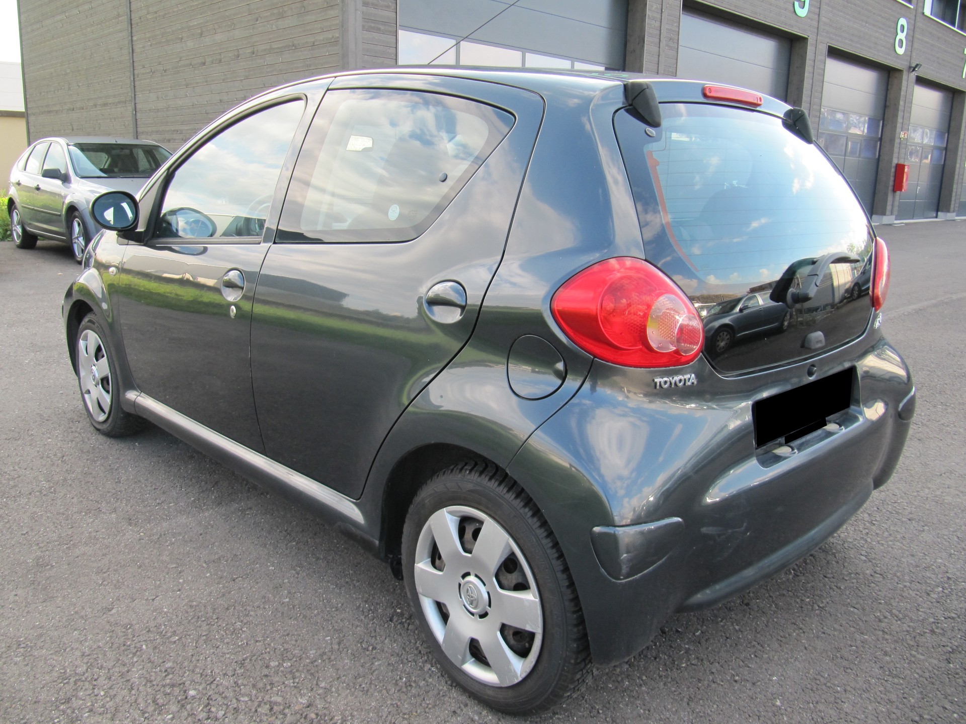 TOYOTA Aygo 1.0 Linea Luna-image-3