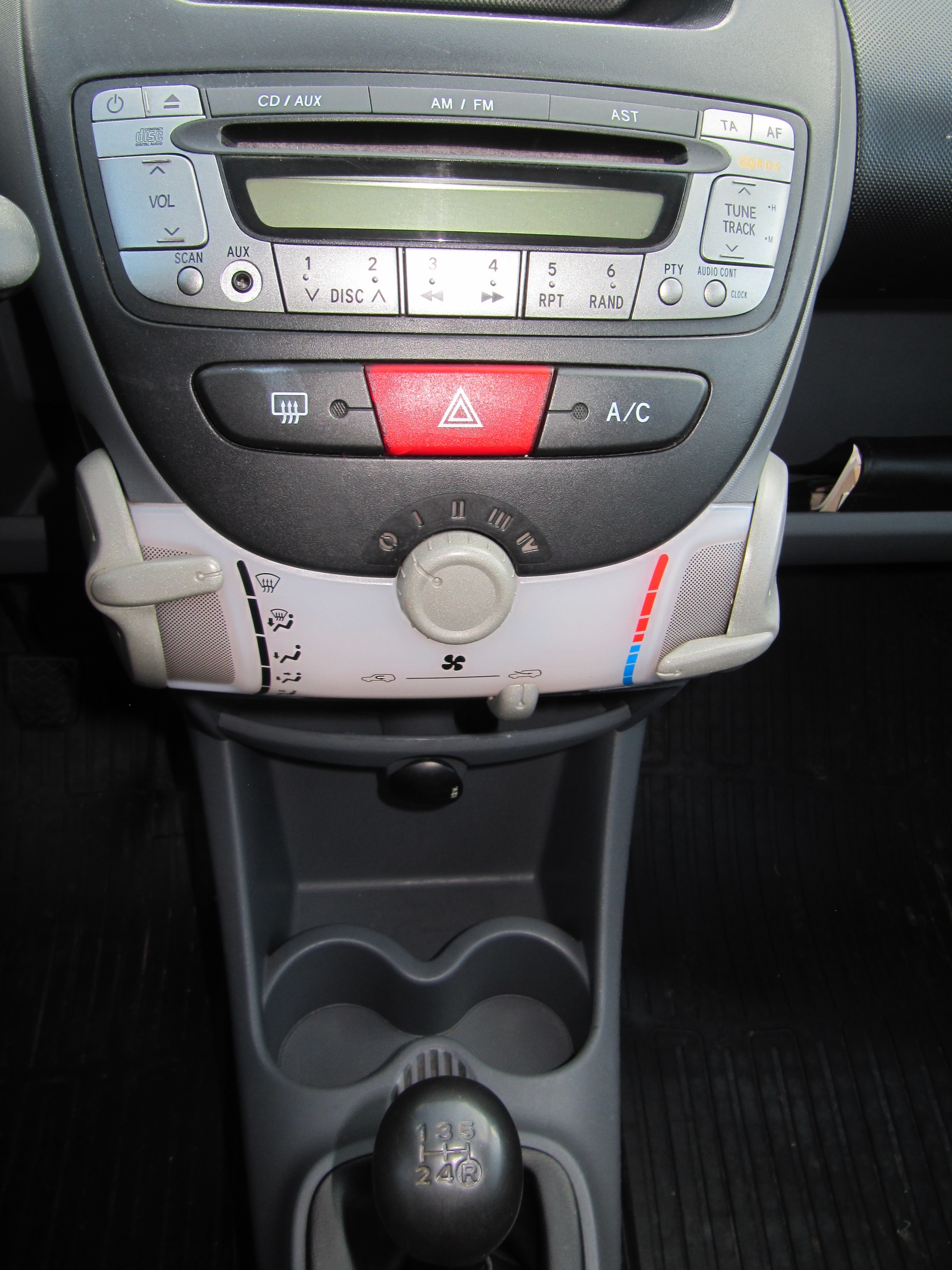 TOYOTA Aygo 1.0 Linea Luna-image-9
