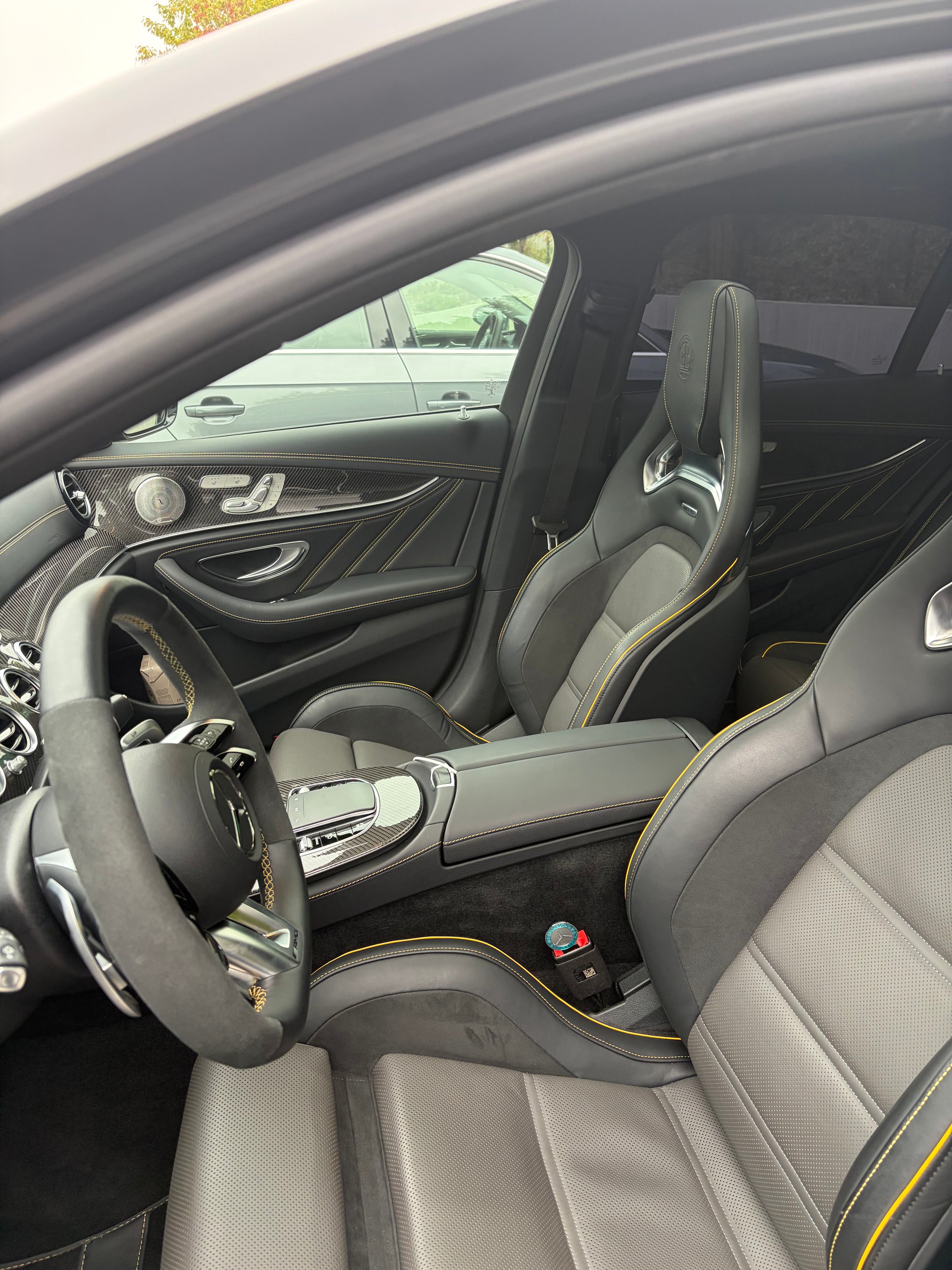 MERCEDES-BENZ E63s Amg Final Edition-image-3