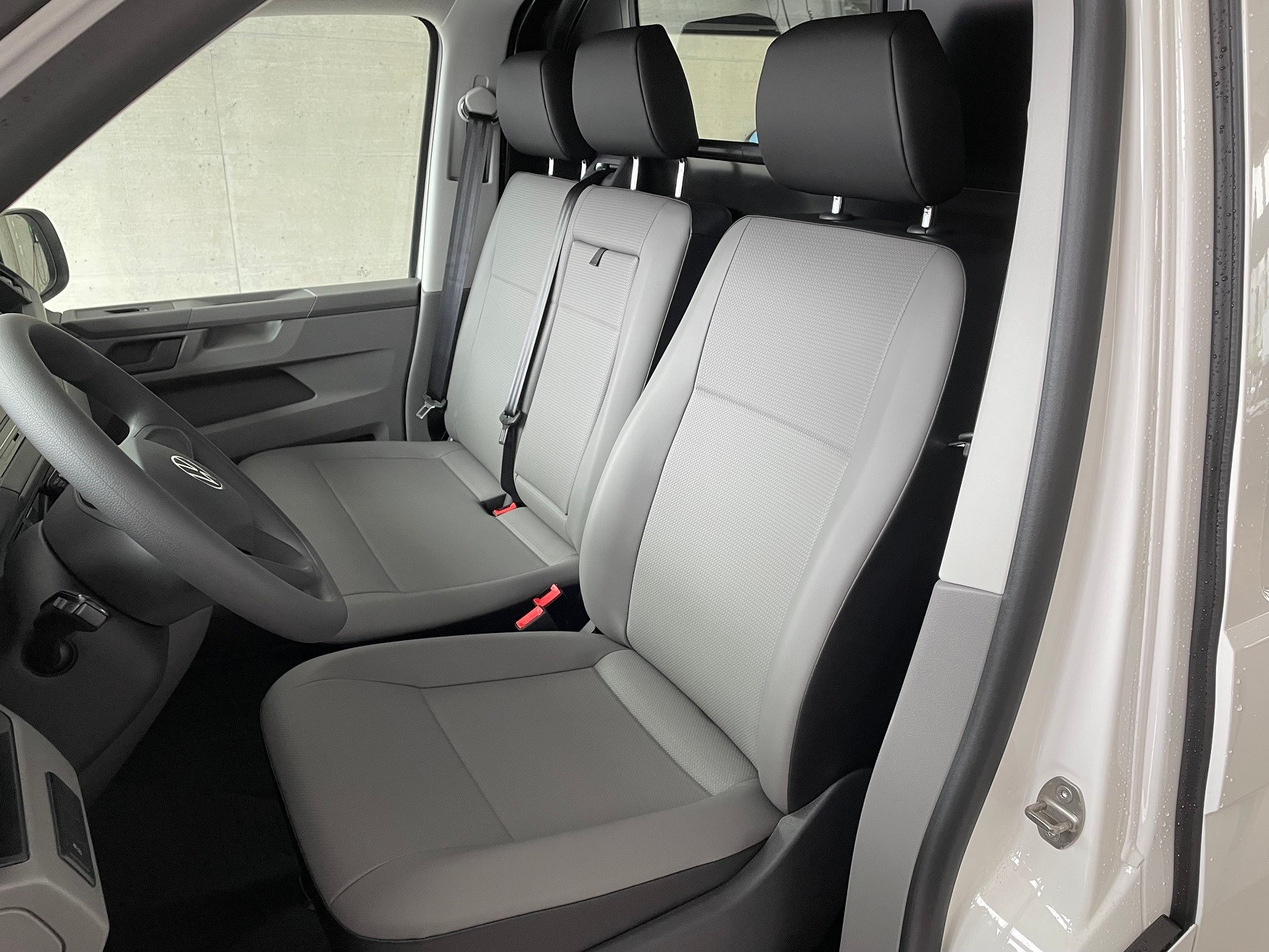 VW T6.1 2.0 TDI Entry-image-9