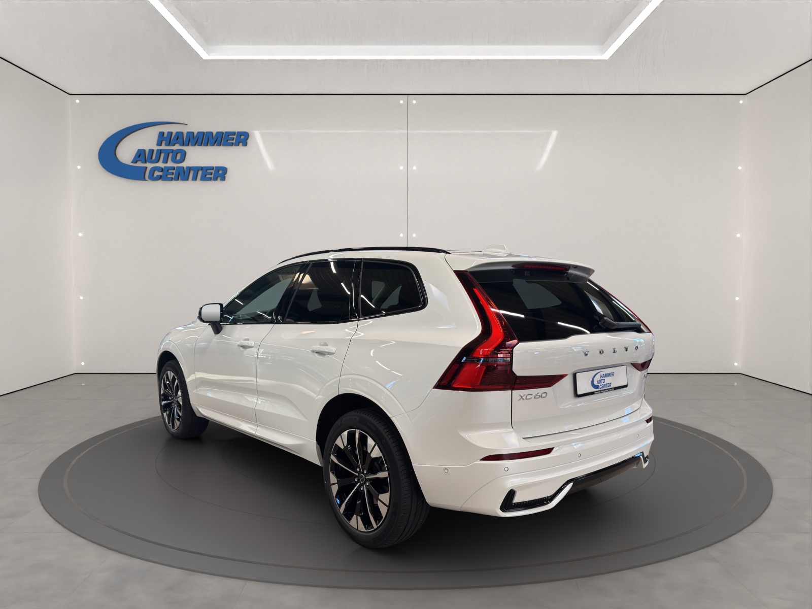 VOLVO XC60 2.0 B5 MH Ultra Dark AWD-image-4