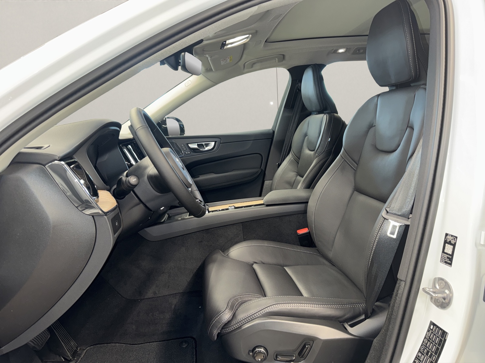 VOLVO XC60 2.0 B5 MH Ultra Dark AWD-image-15
