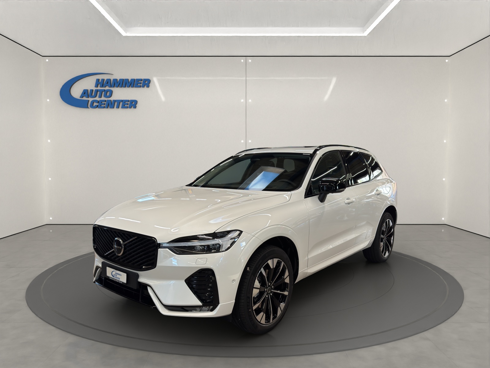 VOLVO XC60 2.0 B5 MH Ultra Dark AWD-image-0