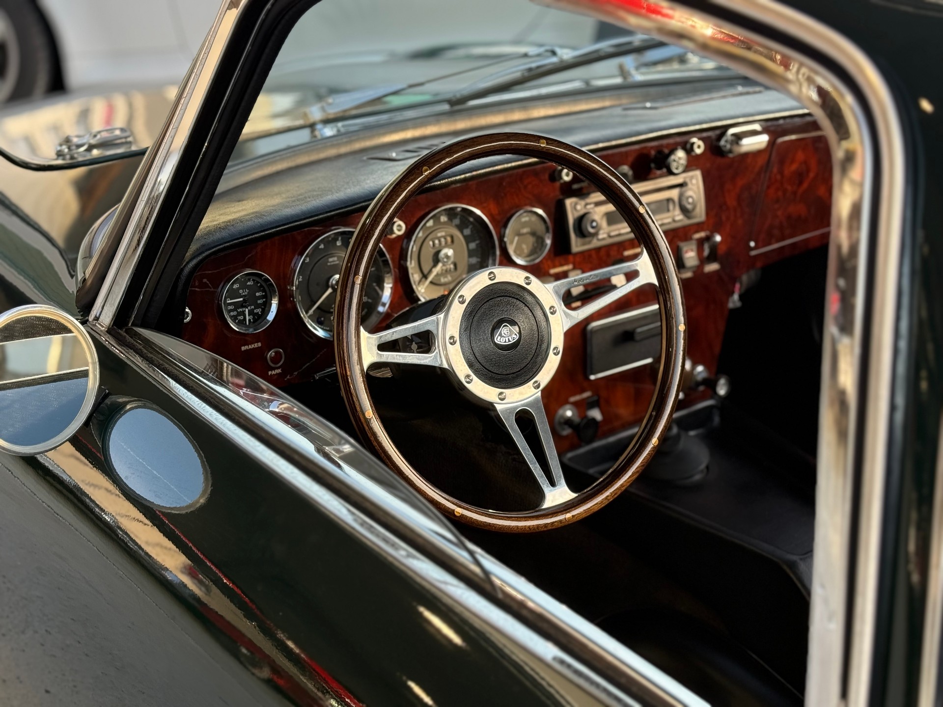 LOTUS ELAN-image-9