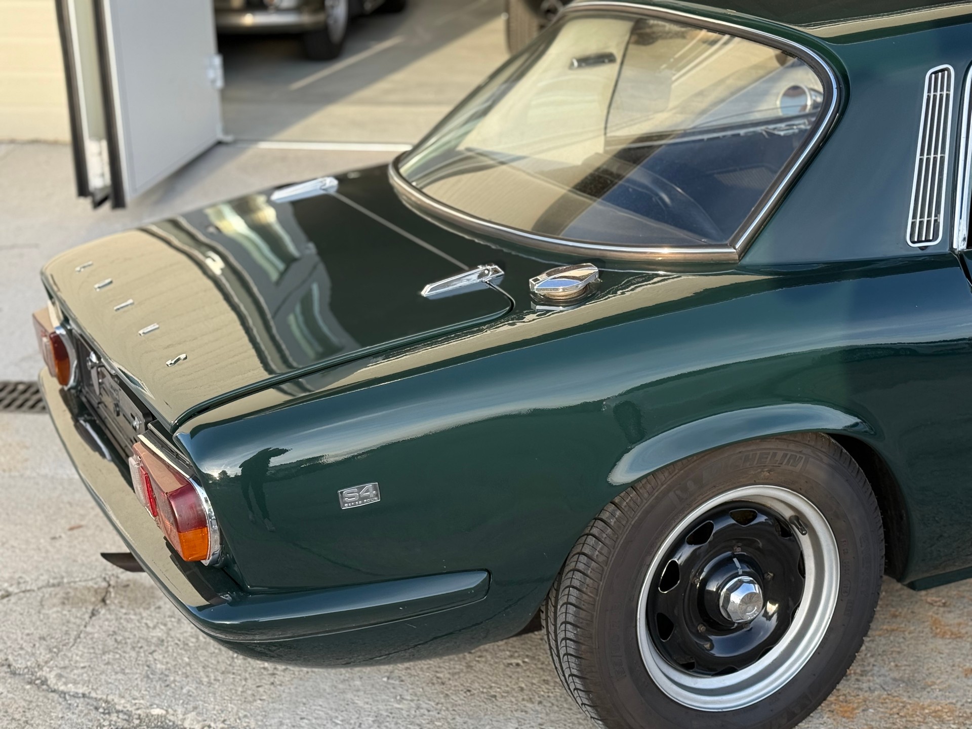 LOTUS ELAN-image-11