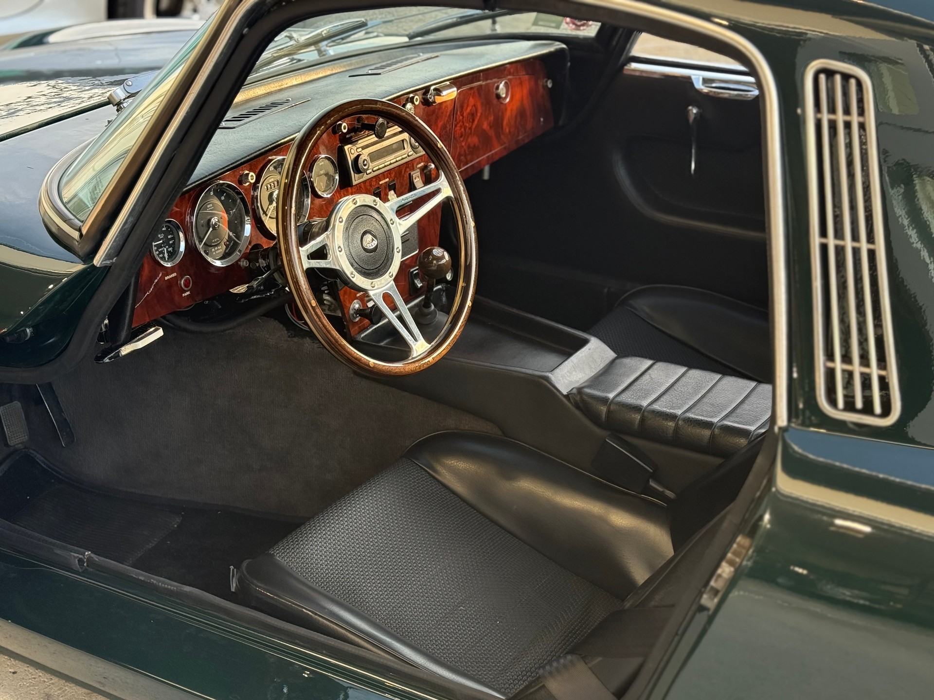 LOTUS ELAN-image-8