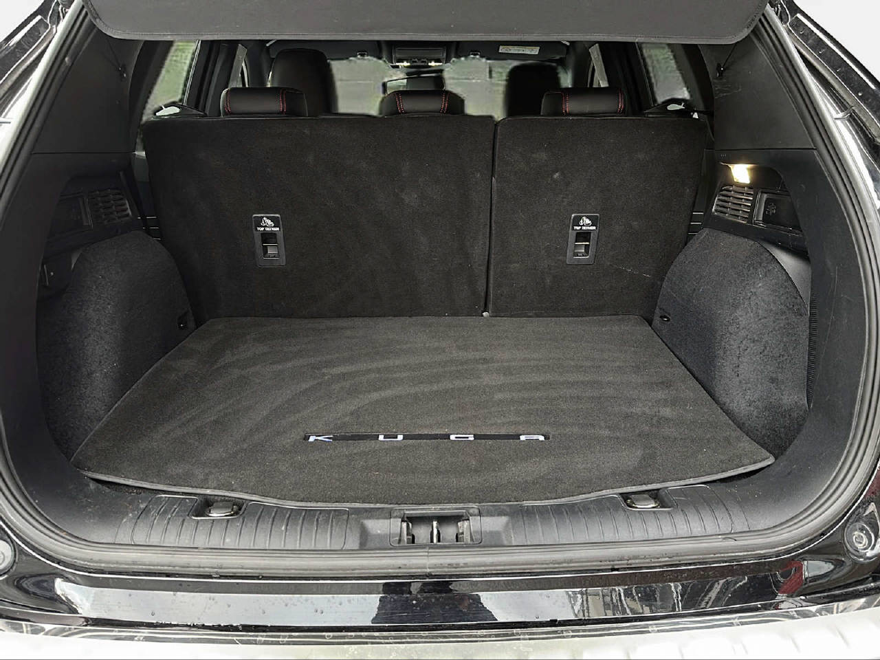 FORD Kuga 2.5 Plug-in Hybrid ST-Line X-image-14