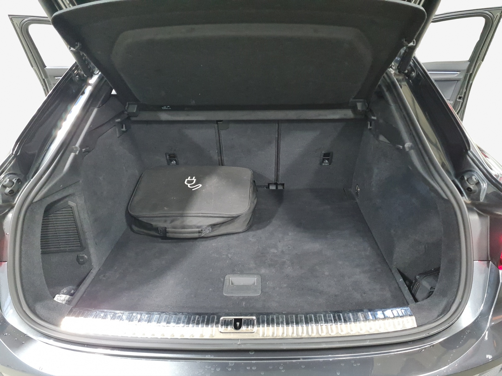 AUDI Q3 Sportback 45 TFSI e S line Attraction S-tronic-image-13