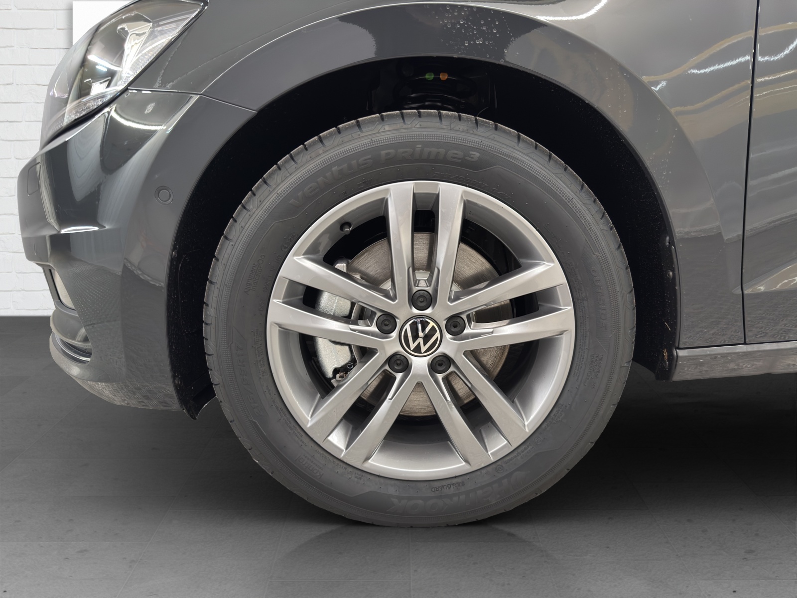 VW Touran 2.0 TDI SCR Highline DSG-image-5