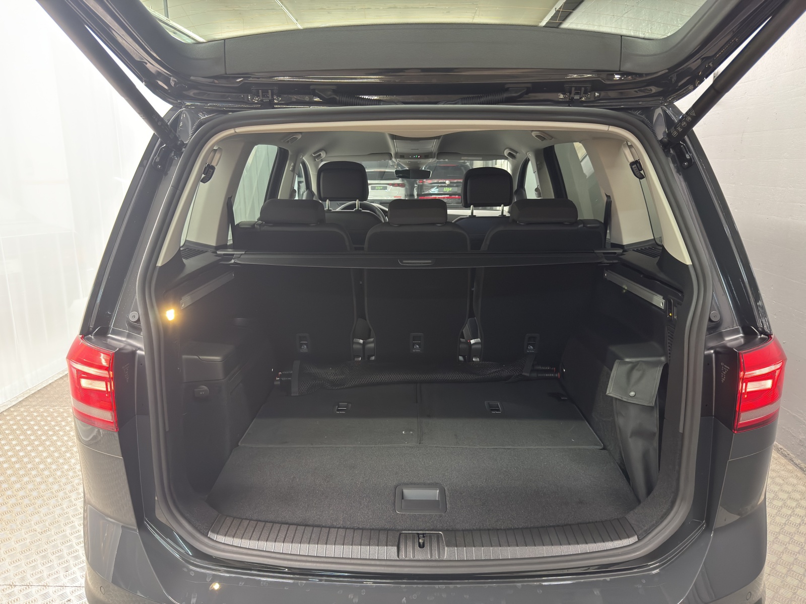 VW Touran 2.0 TDI SCR Highline DSG-image-10