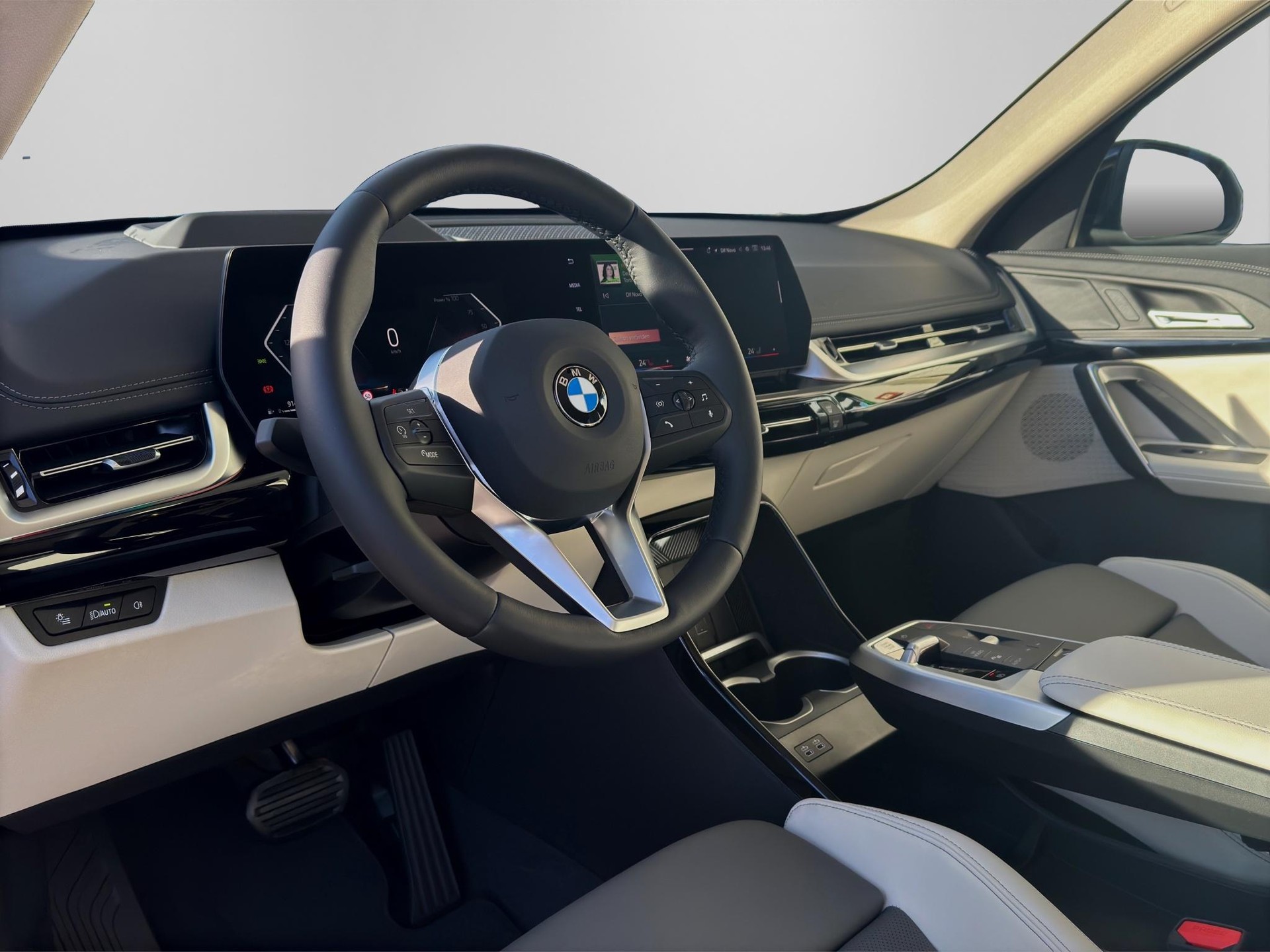 BMW X1 20d xDrive-image-10