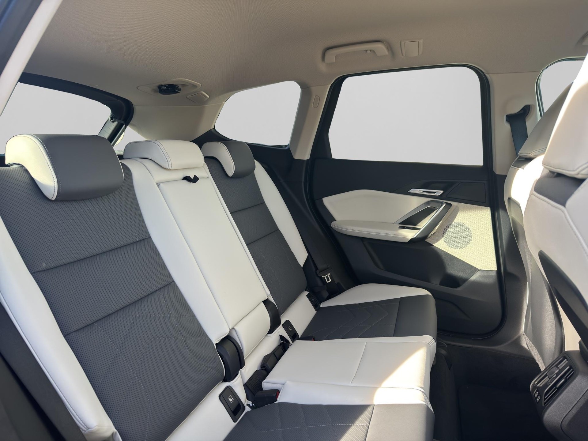 BMW X1 20d xDrive-image-17