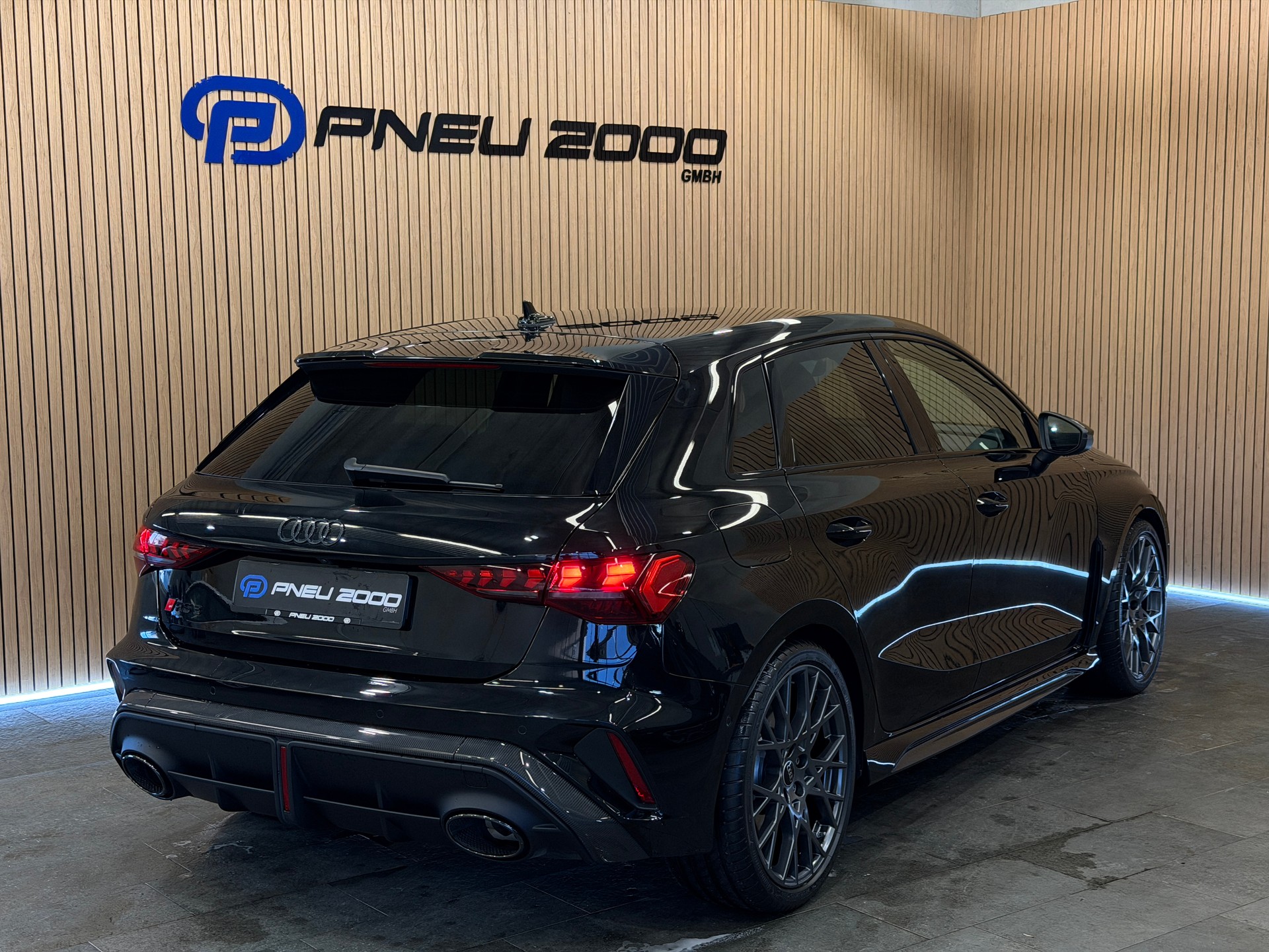 AUDI RS3 Sportback 2.5 TSI quattro S-tronic *CARBON PAKET*V-Max 280km/h-showroom-element-3