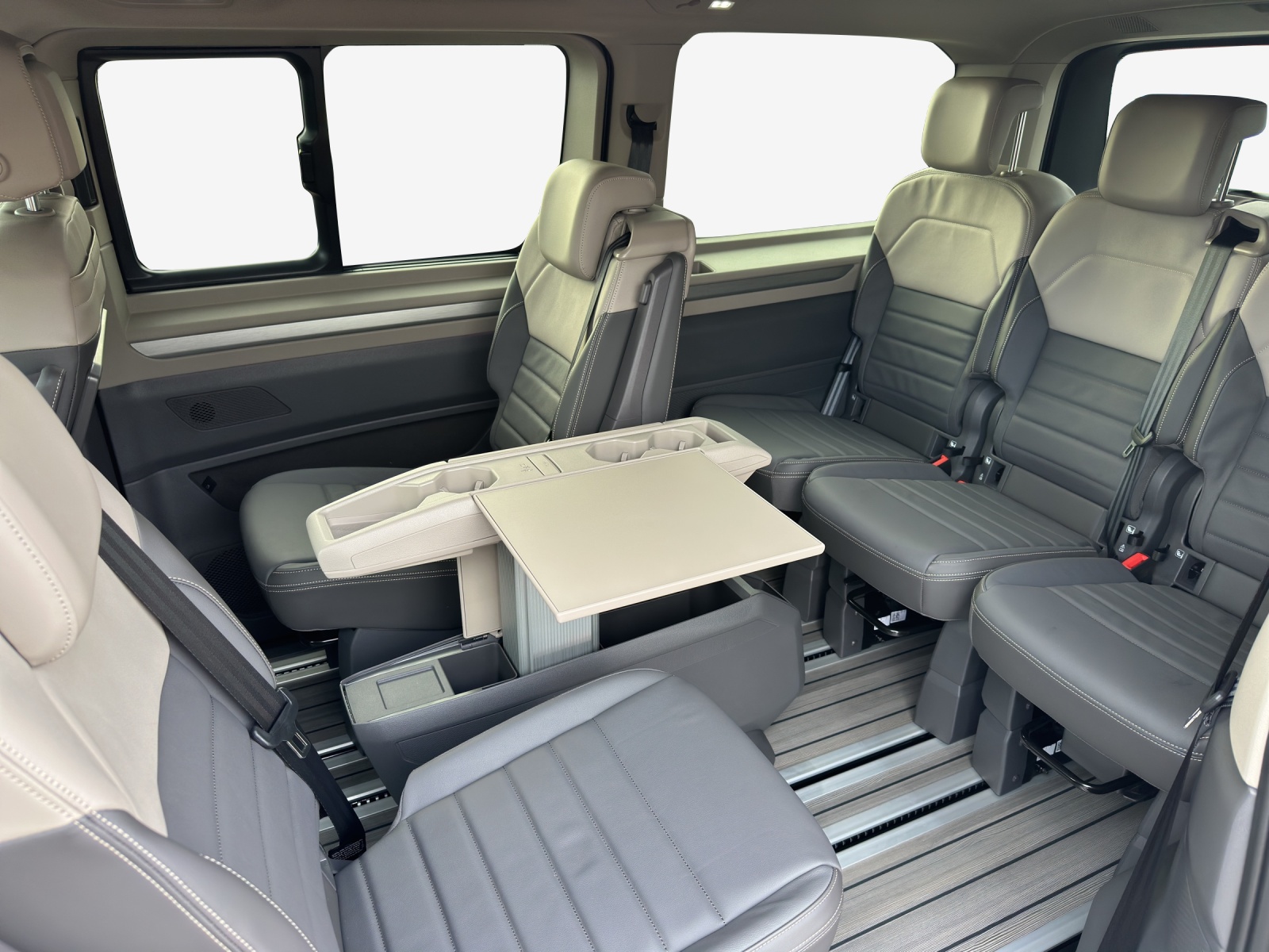 VW Multivan 2.0 TDI Style Liberty DSG Lang-image-14