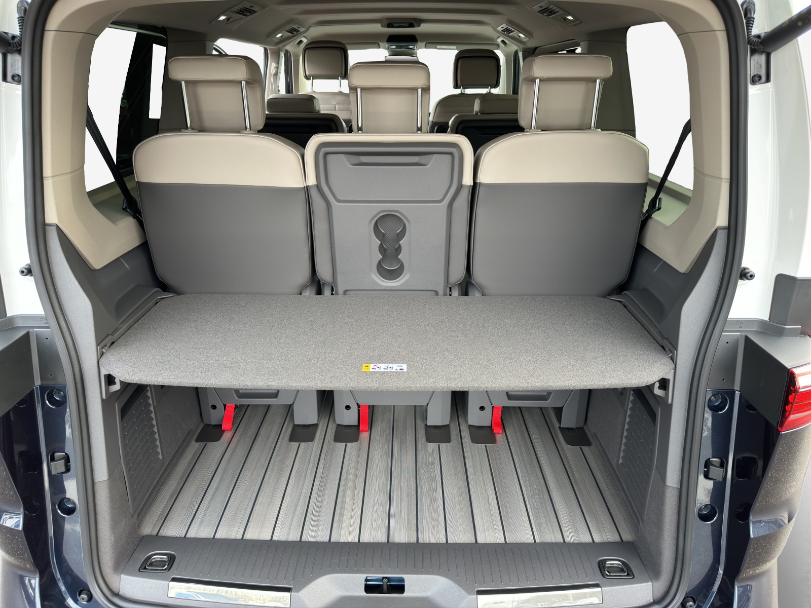 VW Multivan 2.0 TDI Style Liberty DSG Lang-image-12