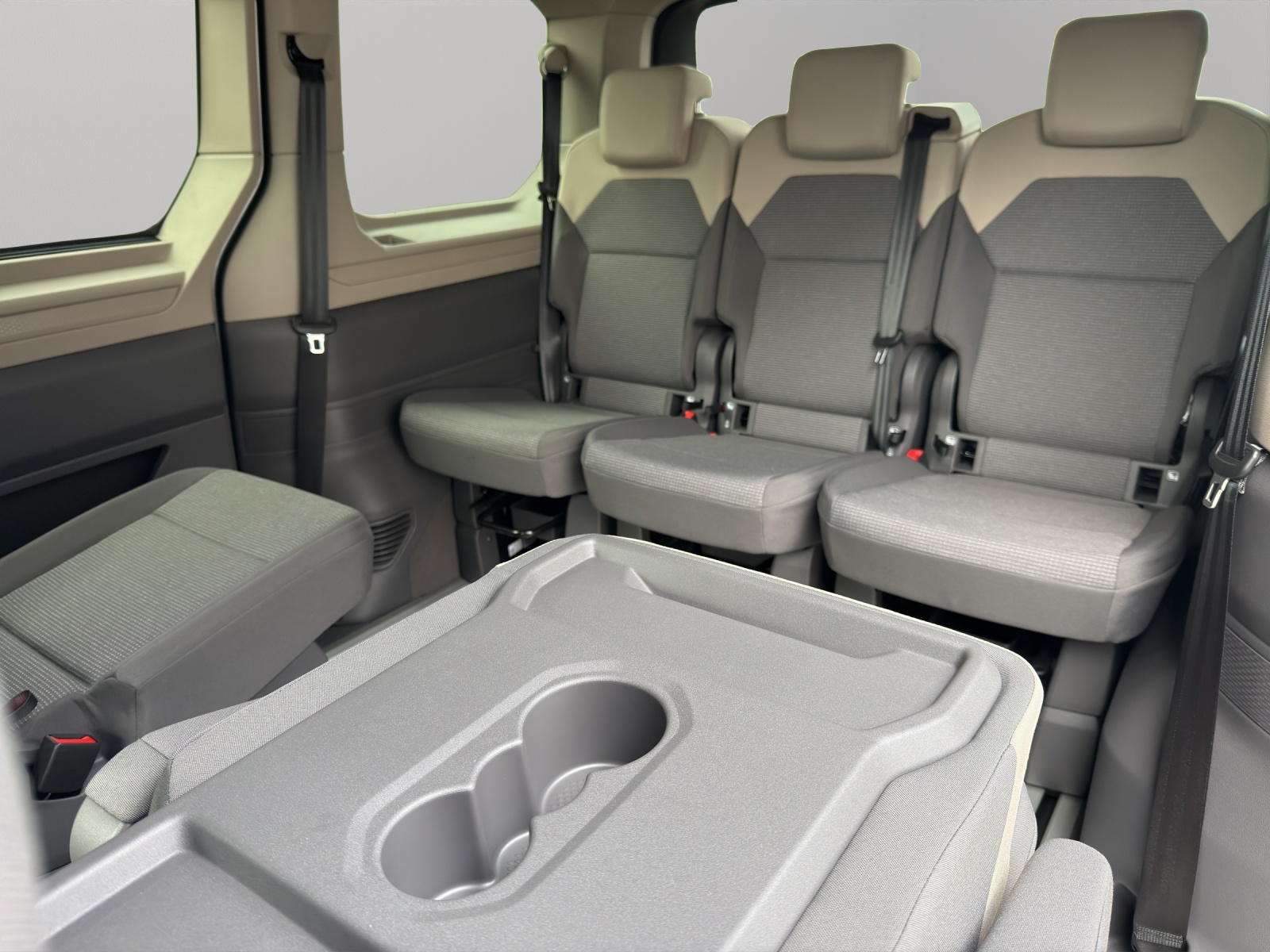 VW Multivan Liberty kurz 2.0 TDI-image-8