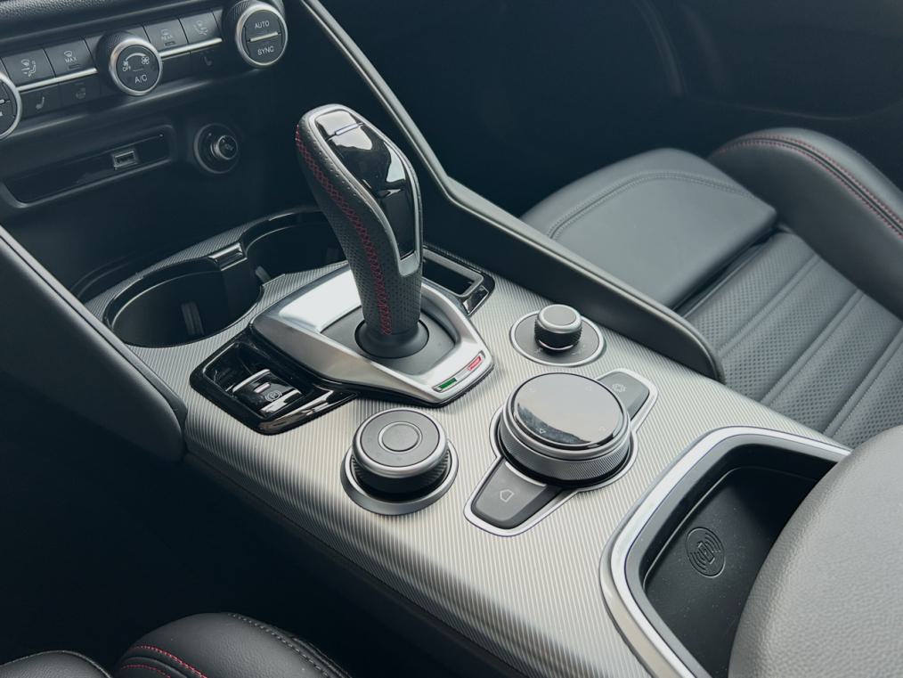 ALFA ROMEO Giulia 2.0 Competizione Q4-image-8
