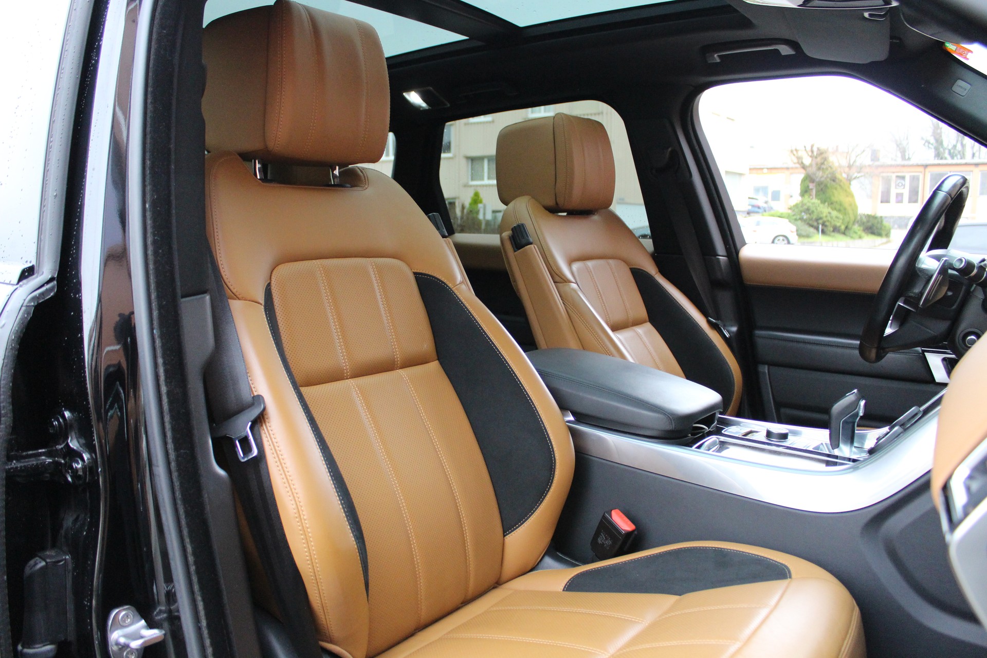 LAND ROVER Range Rover Sport 5.0 V8 S/C HSE Dynamic Automatic - "Véhicule CH * 8 Roues * Son Meridian * Caméra 360' * Ecran Arrière"-image-22