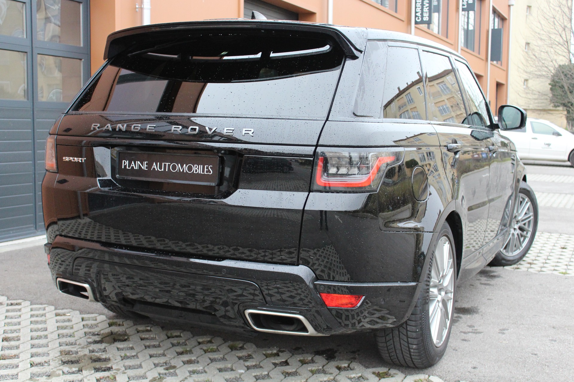 LAND ROVER Range Rover Sport 5.0 V8 S/C HSE Dynamic Automatic - "Véhicule CH * 8 Roues * Son Meridian * Caméra 360' * Ecran Arrière"-image-3