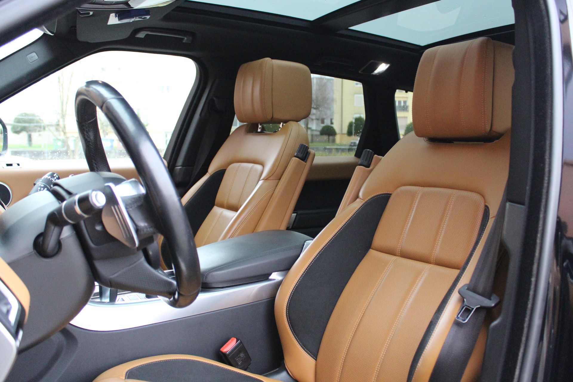 LAND ROVER Range Rover Sport 5.0 V8 S/C HSE Dynamic Automatic - "Véhicule CH * 8 Roues * Son Meridian * Caméra 360' * Ecran Arrière"-image-21