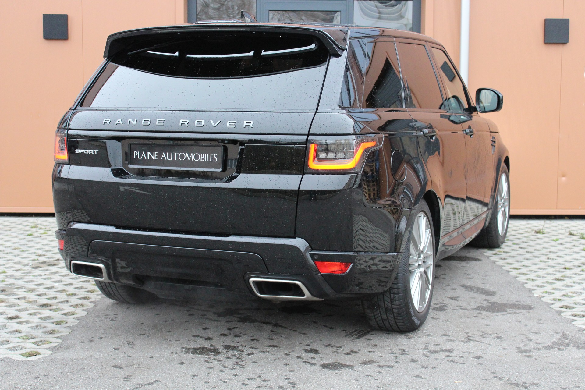LAND ROVER Range Rover Sport 5.0 V8 S/C HSE Dynamic Automatic - "Véhicule CH * 8 Roues * Son Meridian * Caméra 360' * Ecran Arrière"-image-4
