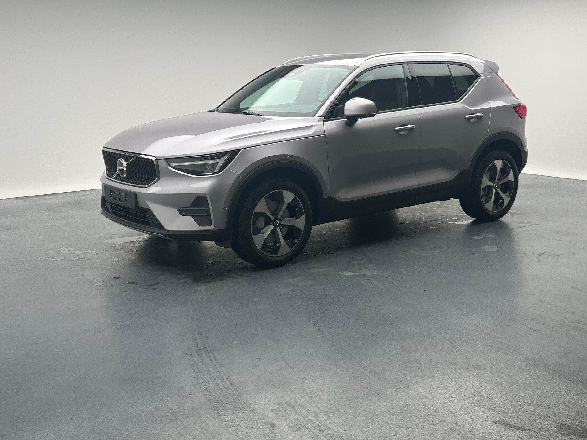 VOLVO XC40 2.0 B3 MH XCITE-image-1