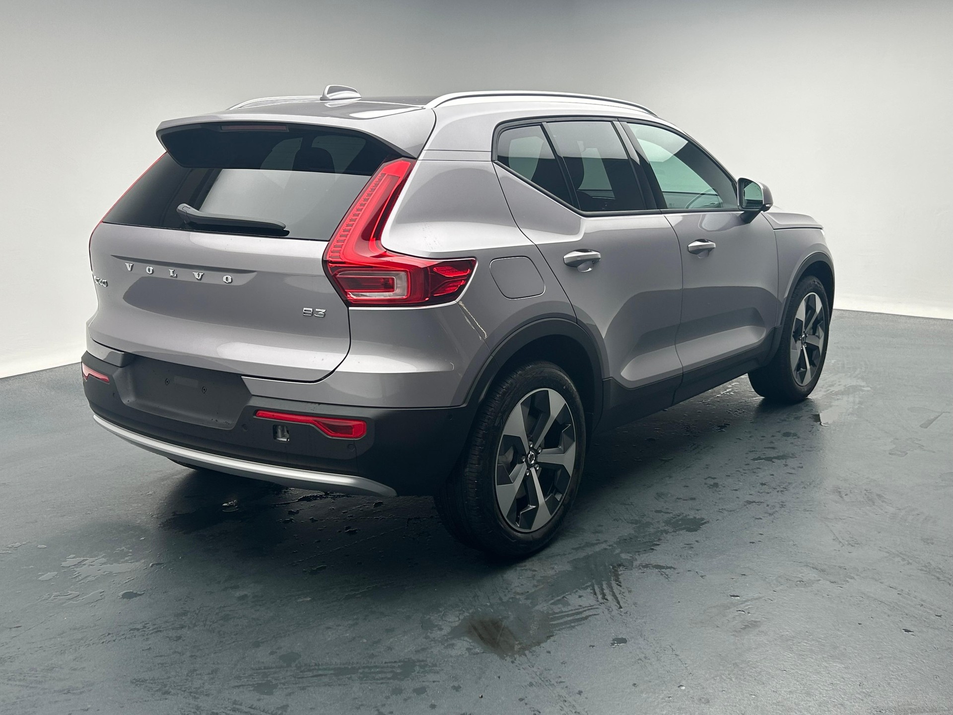 VOLVO XC40 2.0 B3 MH XCITE-image-24