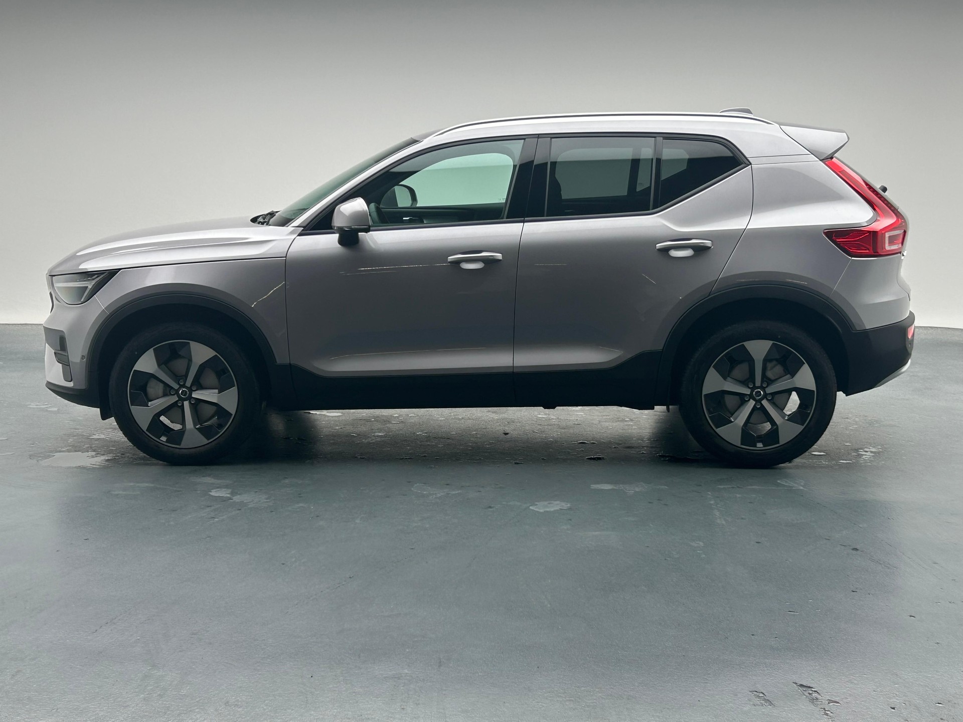 VOLVO XC40 2.0 B3 MH XCITE-image-4