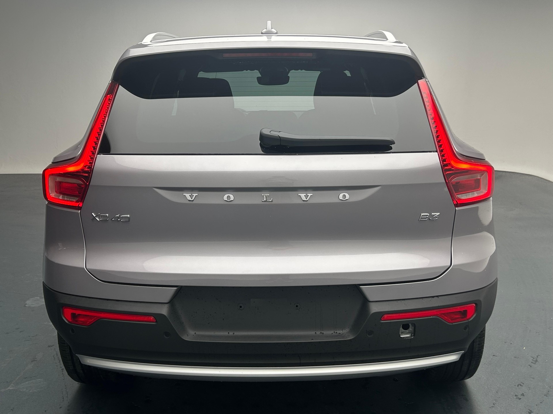 VOLVO XC40 2.0 B3 MH XCITE-image-21