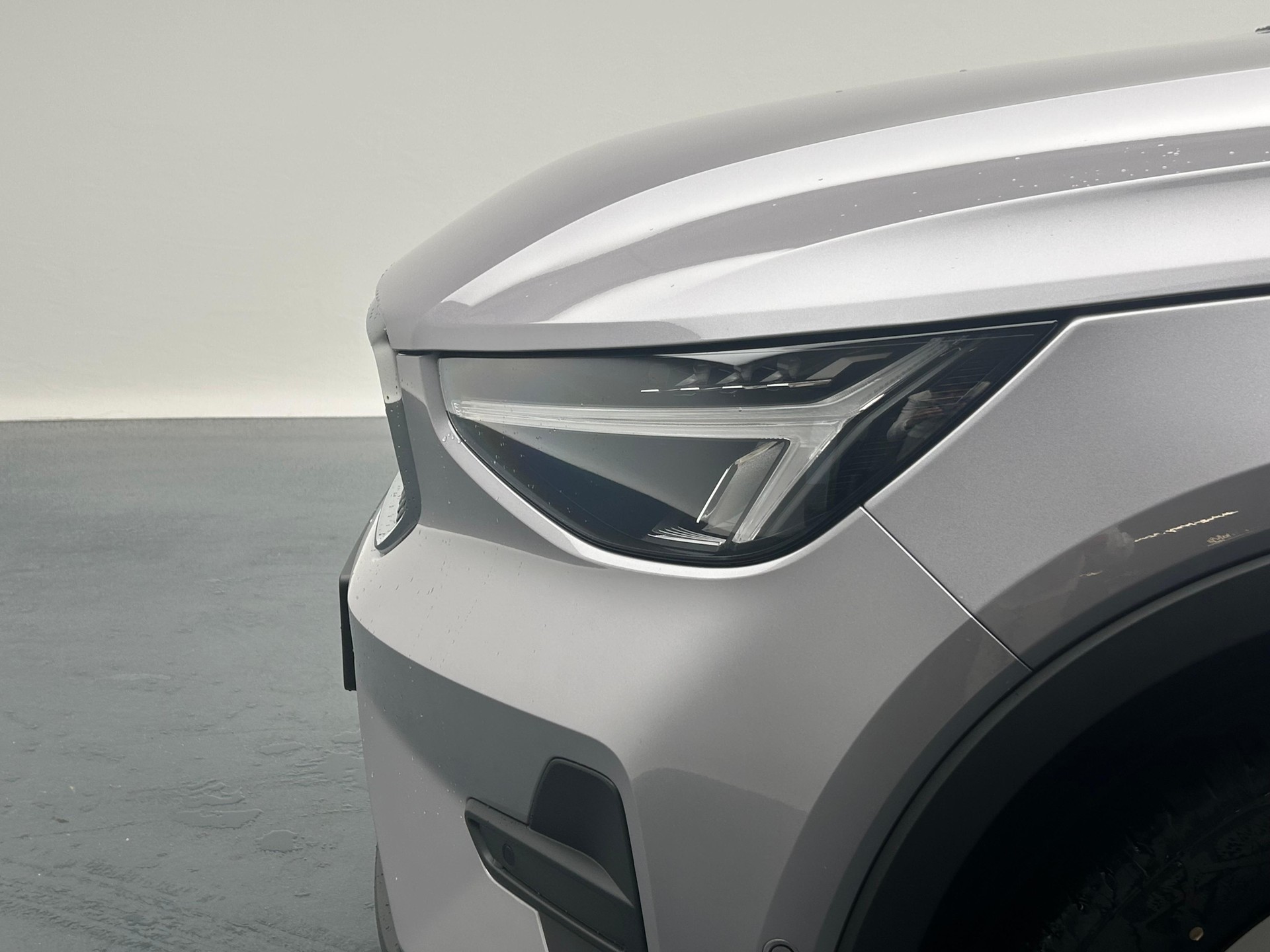 VOLVO XC40 2.0 B3 MH XCITE-image-5