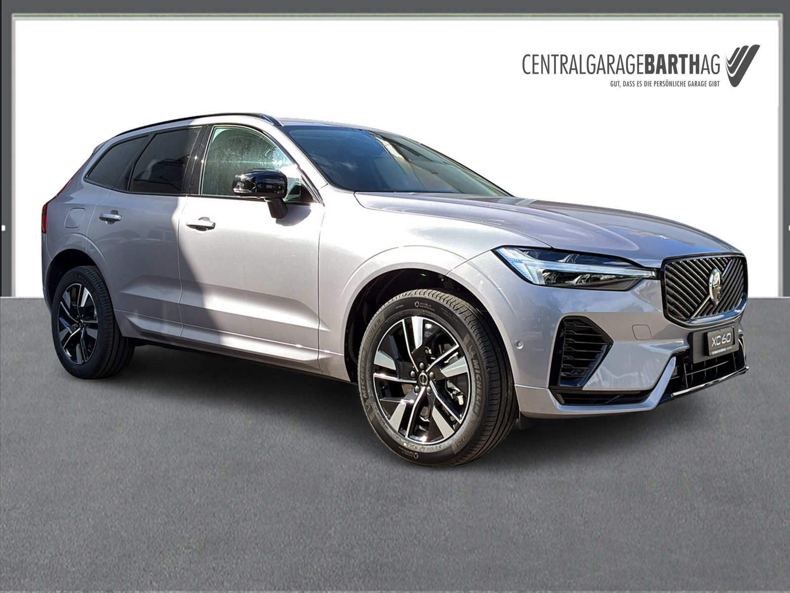VOLVO XC60 2.0 T6 TE Plus Dark eAWD-image-2