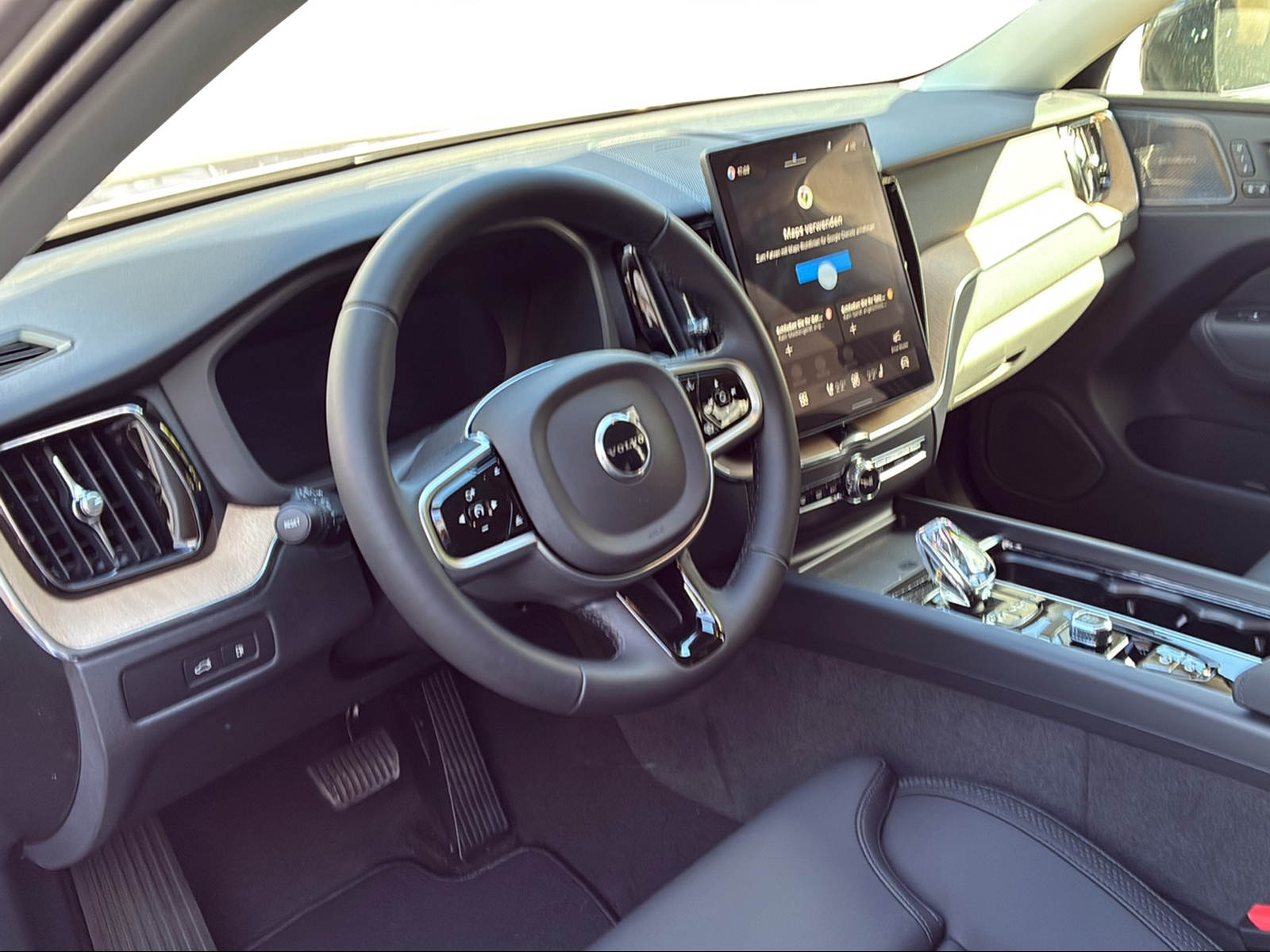 VOLVO XC60 2.0 T6 TE Plus Dark eAWD-image-10