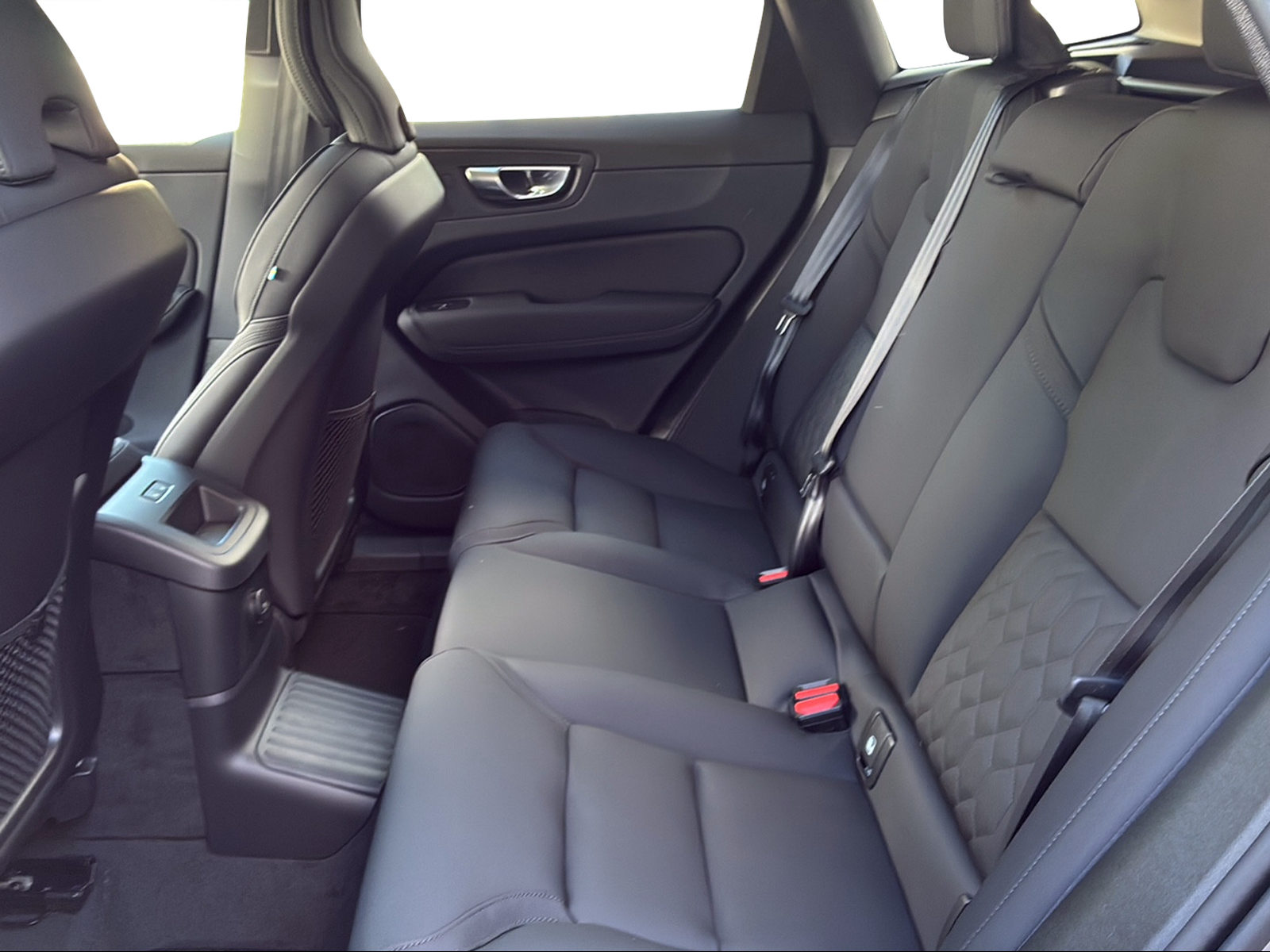 VOLVO XC60 2.0 T6 TE Plus Dark eAWD-image-12