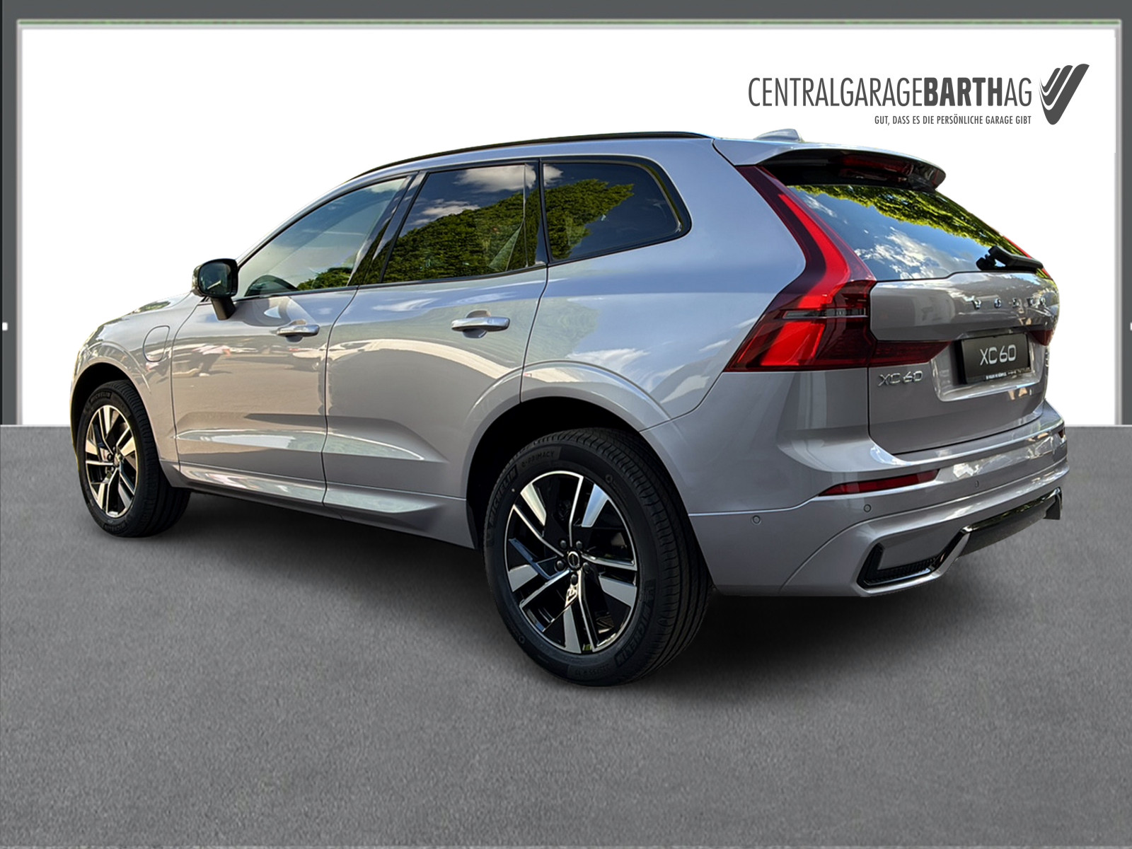 VOLVO XC60 2.0 T6 TE Plus Dark eAWD-image-3