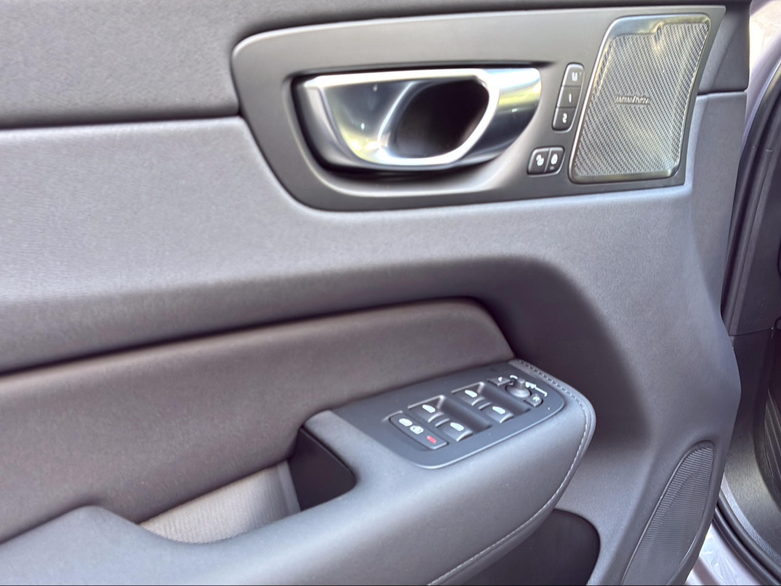 VOLVO XC60 2.0 T6 TE Plus Dark eAWD-image-13
