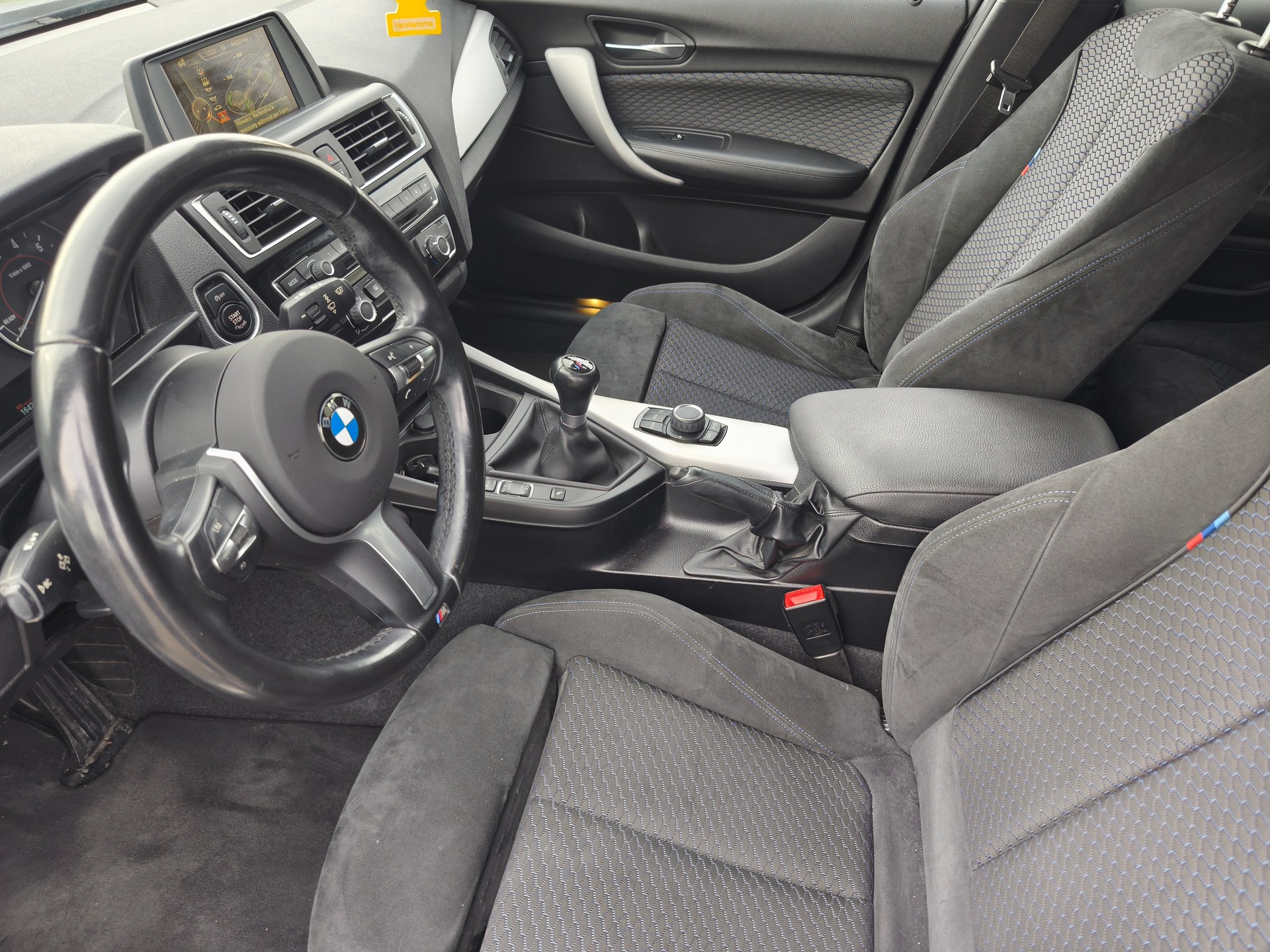 BMW 118i-image-8
