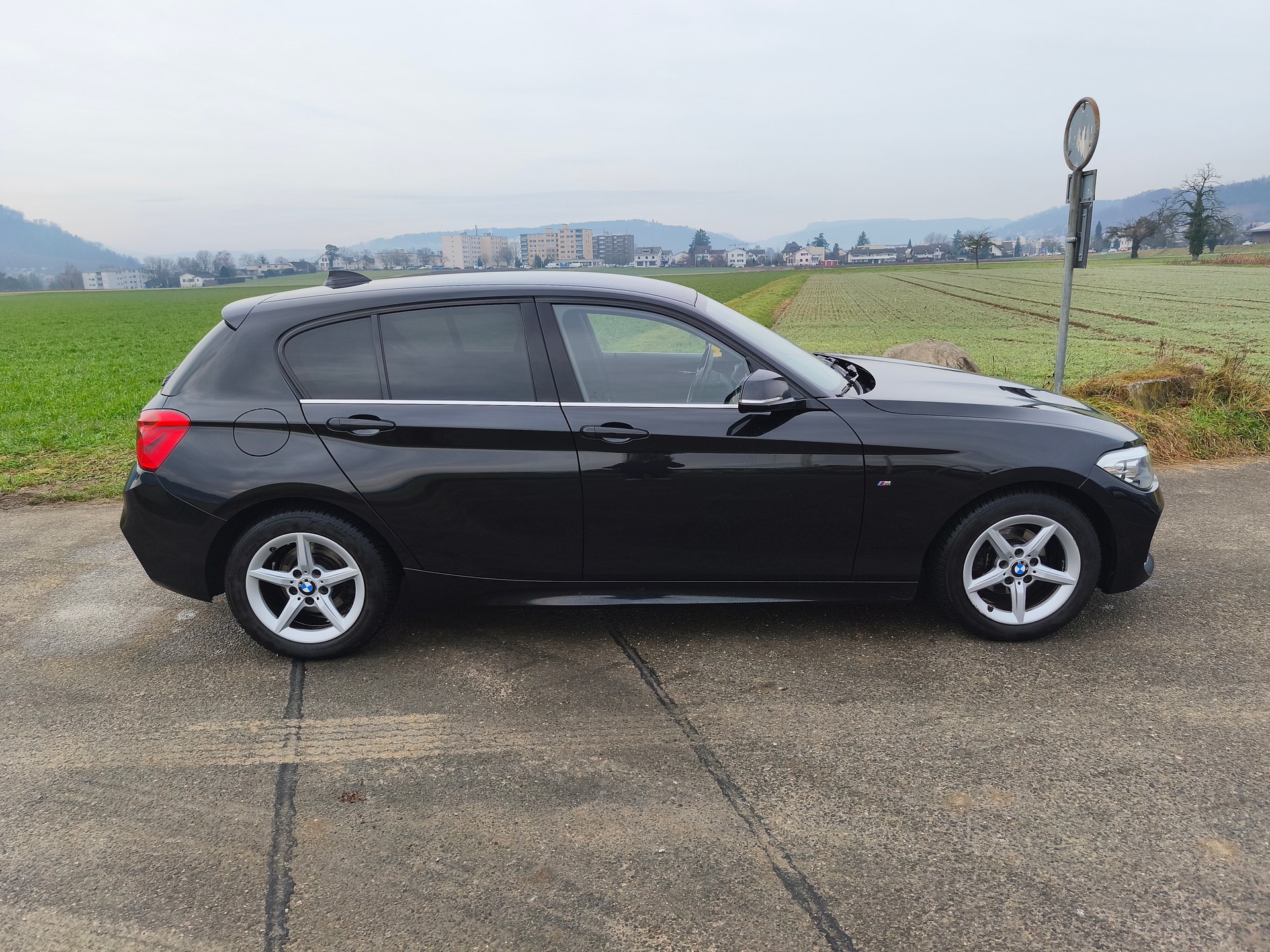 BMW 118i-image-5
