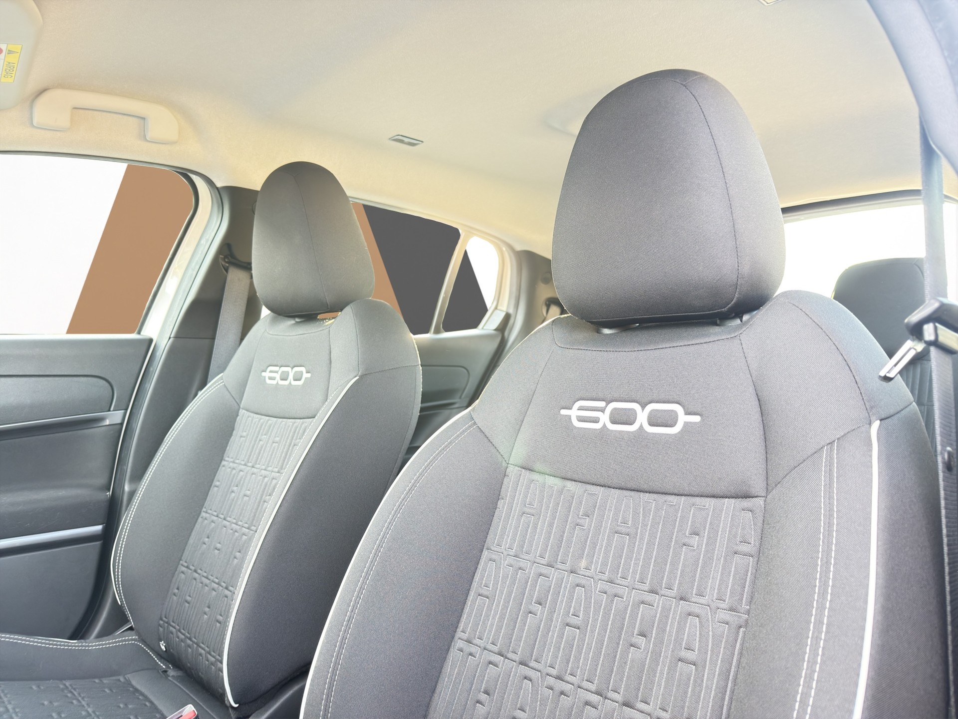 FIAT 600 1.2 Hybrid MHEV 145 Cult-image-19