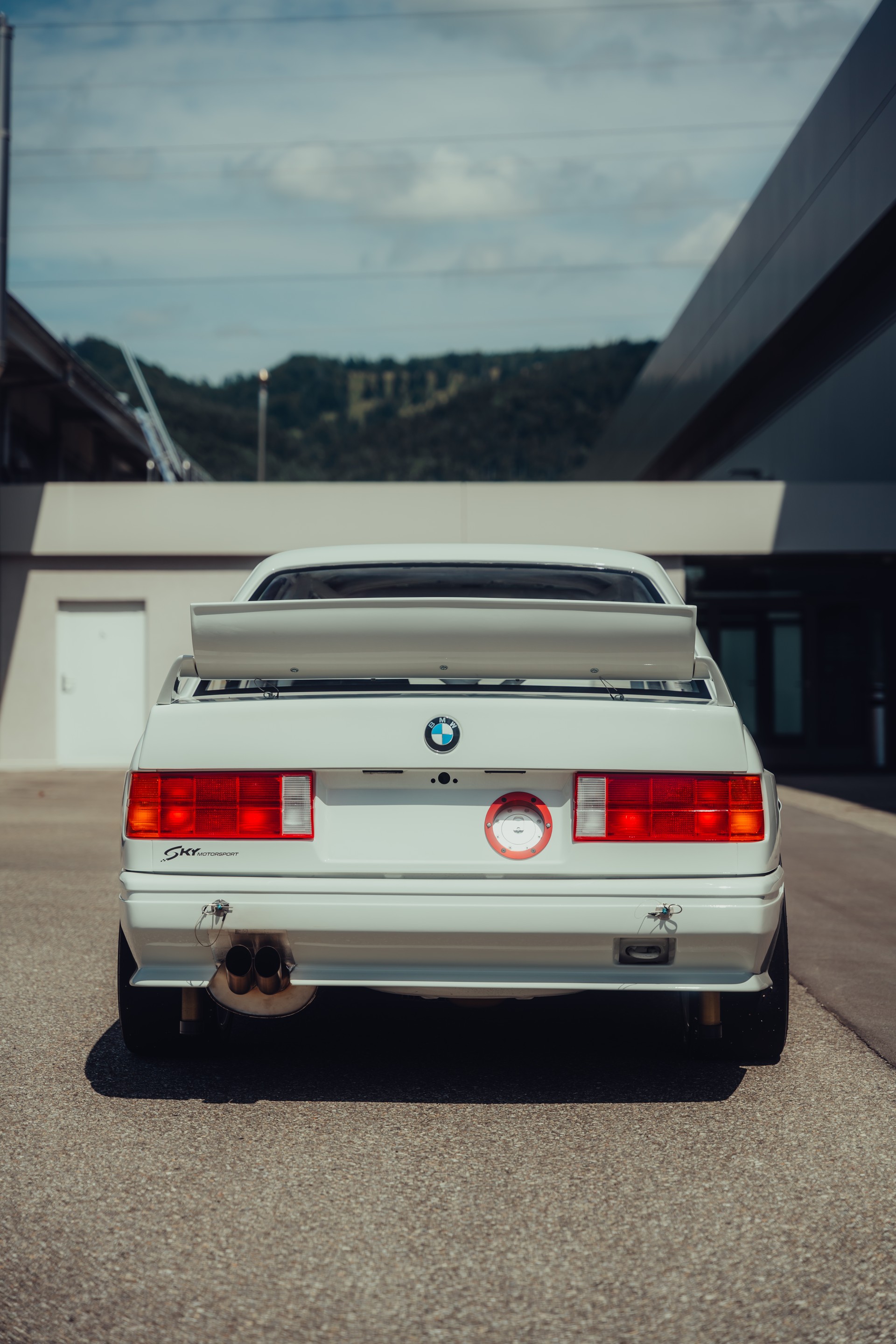 BMW M3-image-3