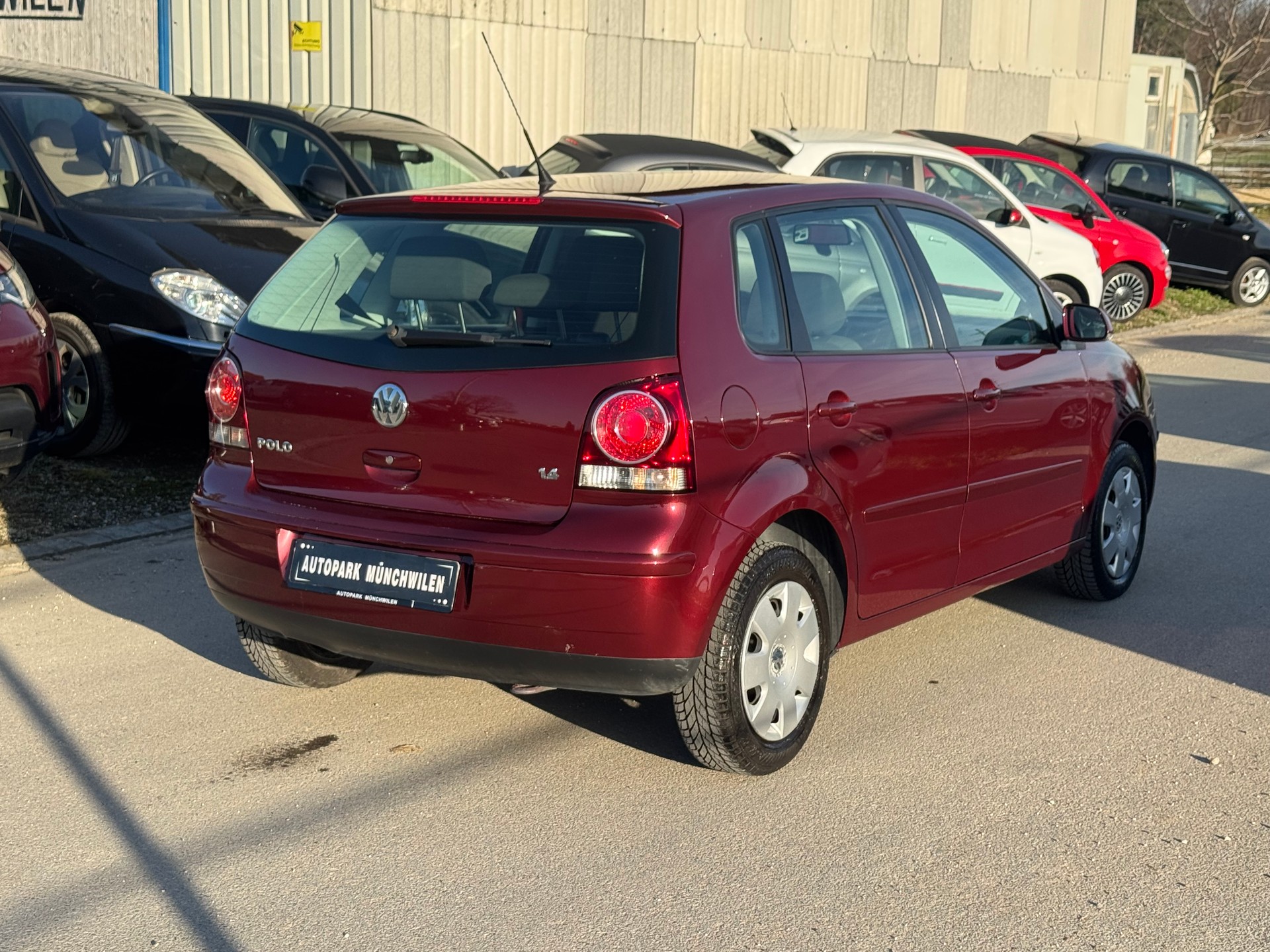 VW Polo 1.4 16V Comfortline Automatic-image-2