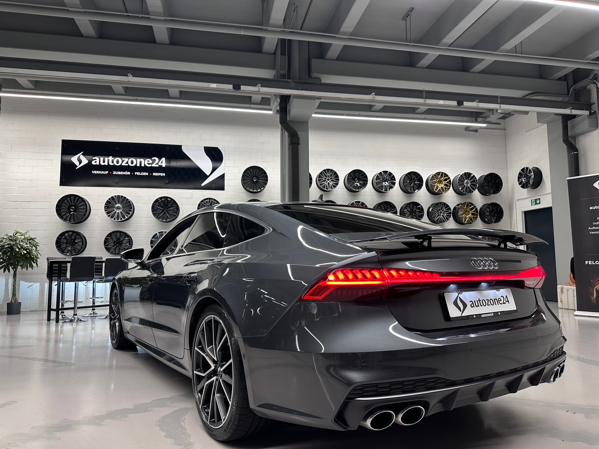 AUDI S7 Sportback 3.0 V6 TDI quattro T-Tronic *ABT383 PS*CH-Auto*Lückenlose Servicehistorie bei Audi*B&O*-showroom-element-3