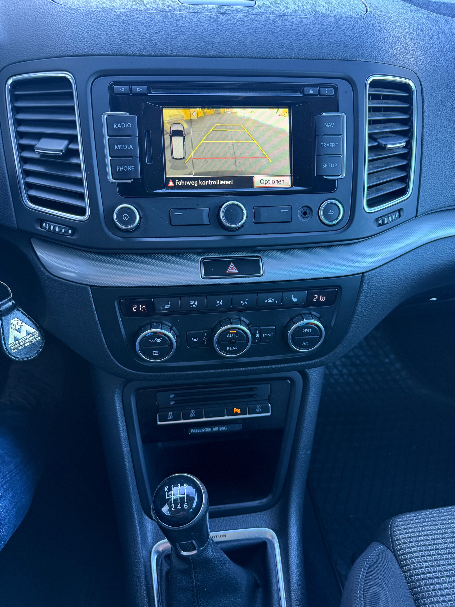 VW Sharan 2.0 TDI BMT Design 4Motion-image-12