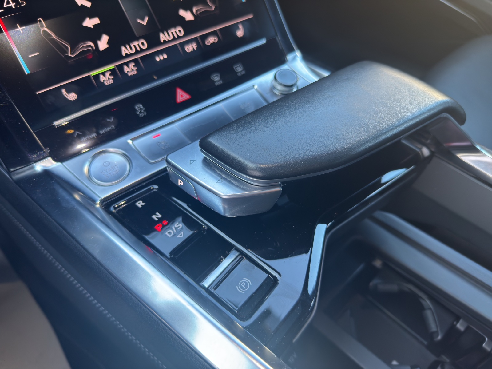 AUDI e-tron 55 Advanced quattro-image-22