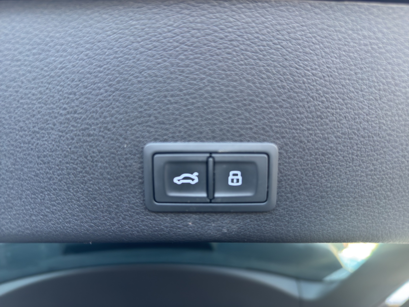 AUDI e-tron 55 Advanced quattro-image-26