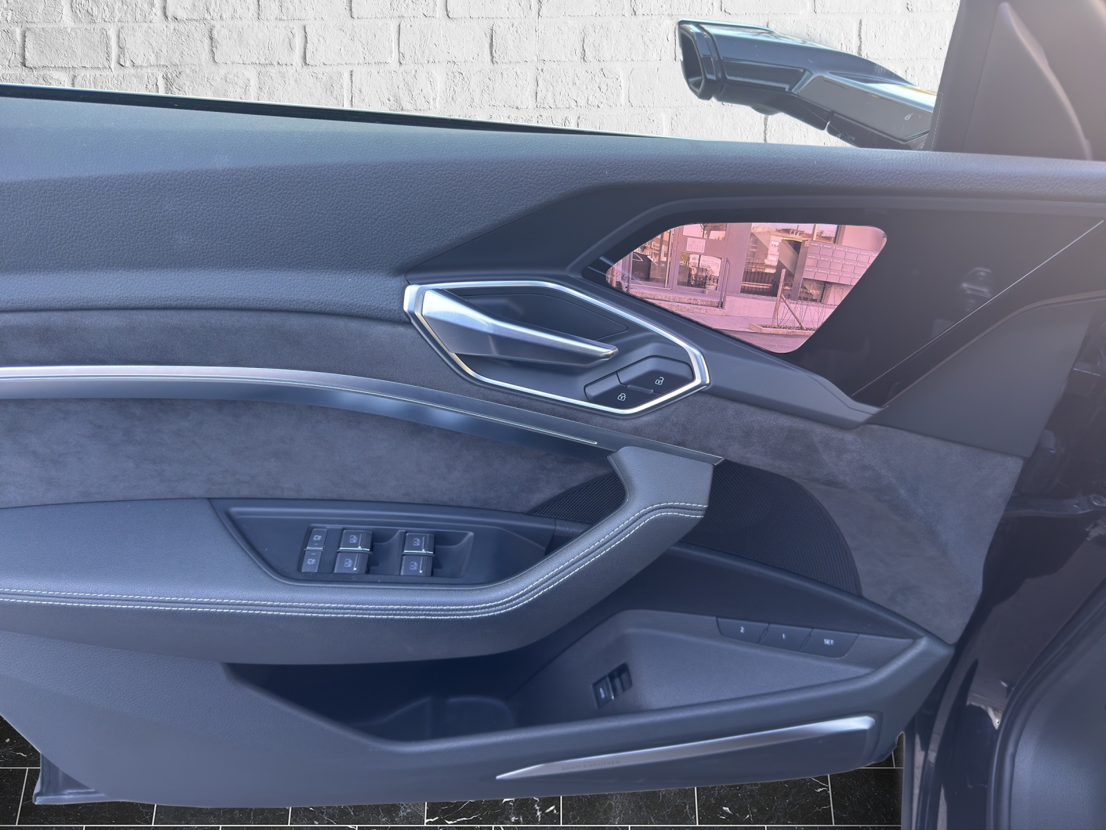 AUDI e-tron 55 Advanced quattro-image-9