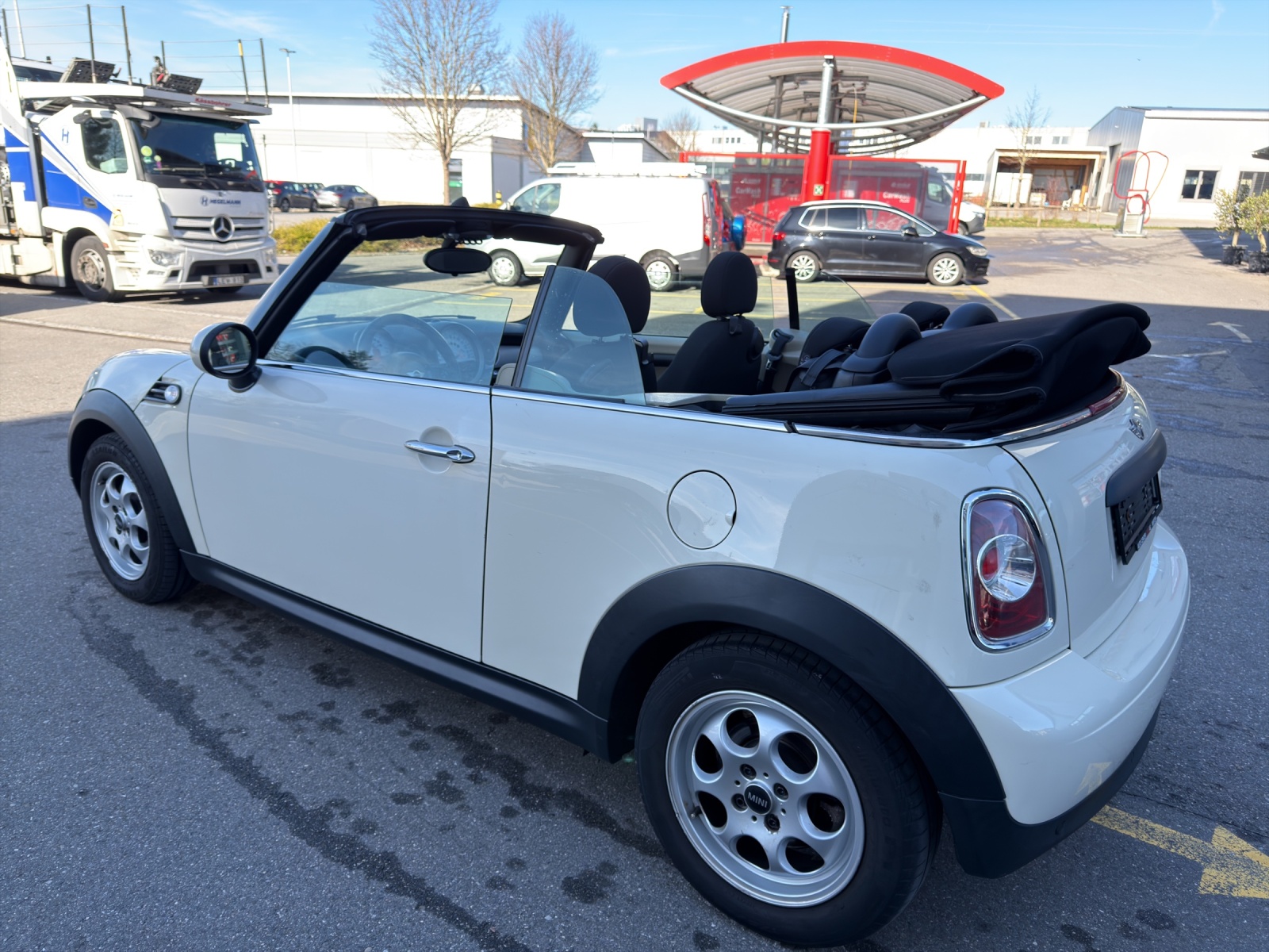 MINI One Cabriolet-image-20