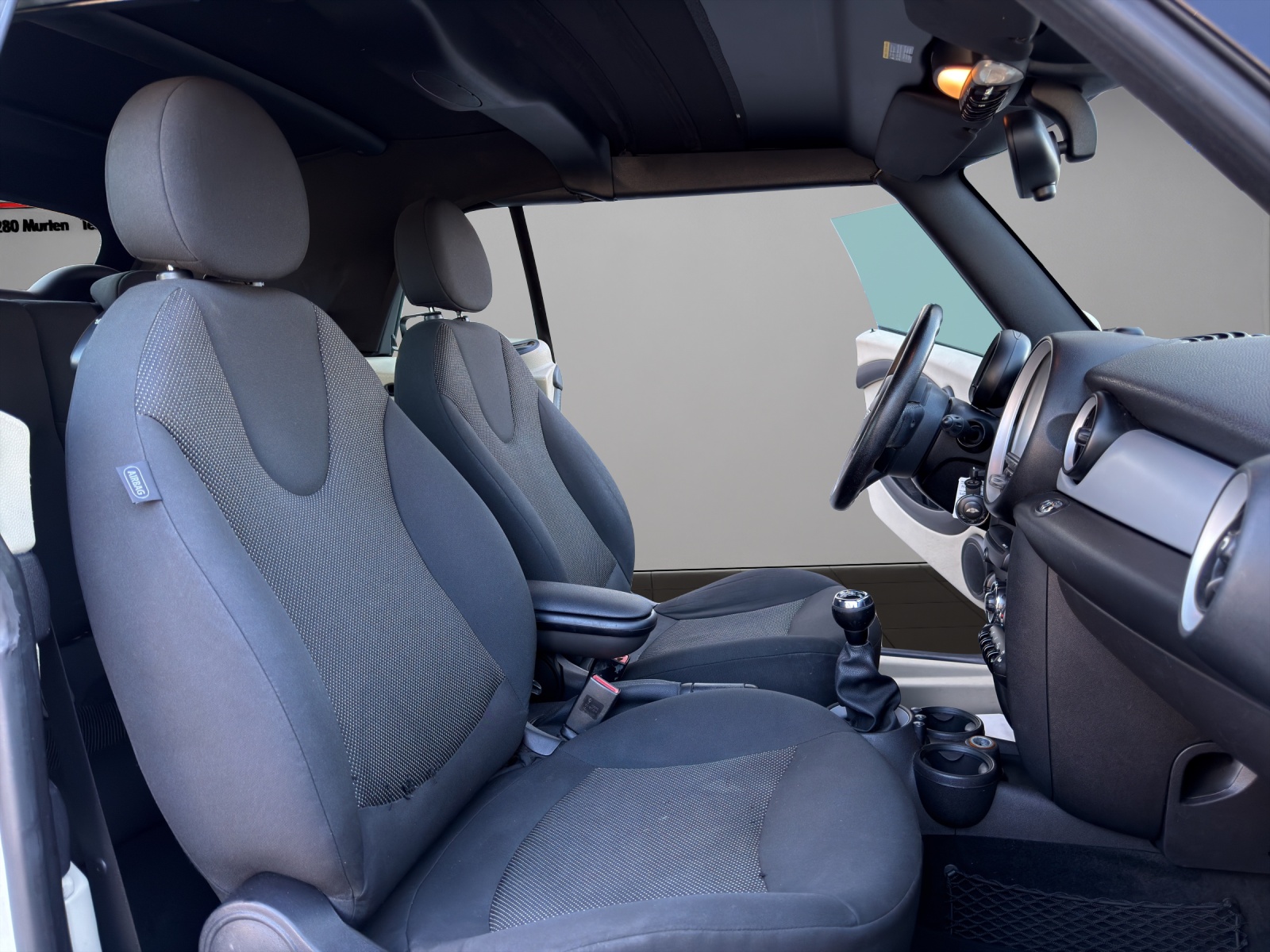 MINI One Cabriolet-image-16