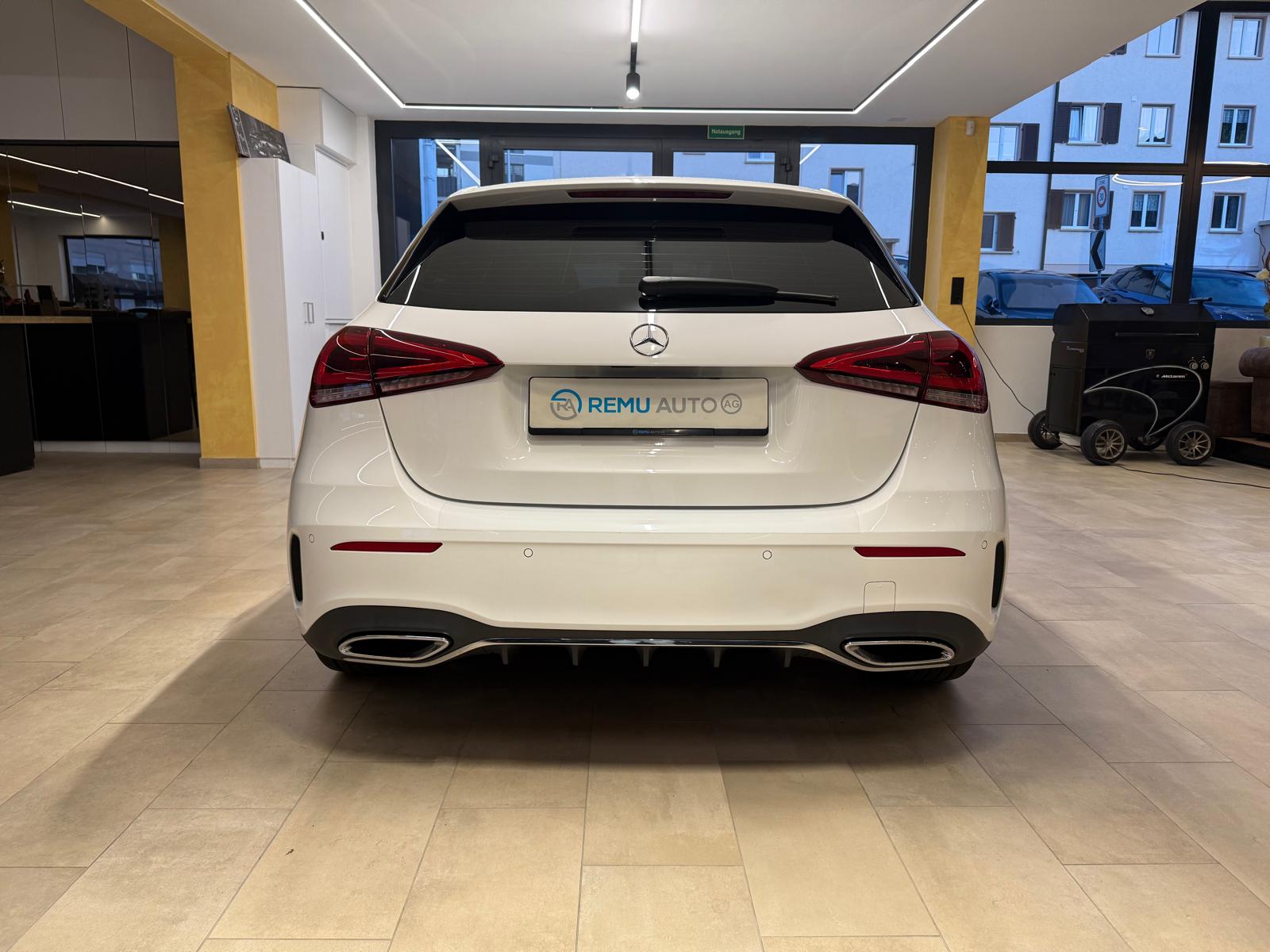 MERCEDES-BENZ A200 AMG Line 7G-DCT-image-3