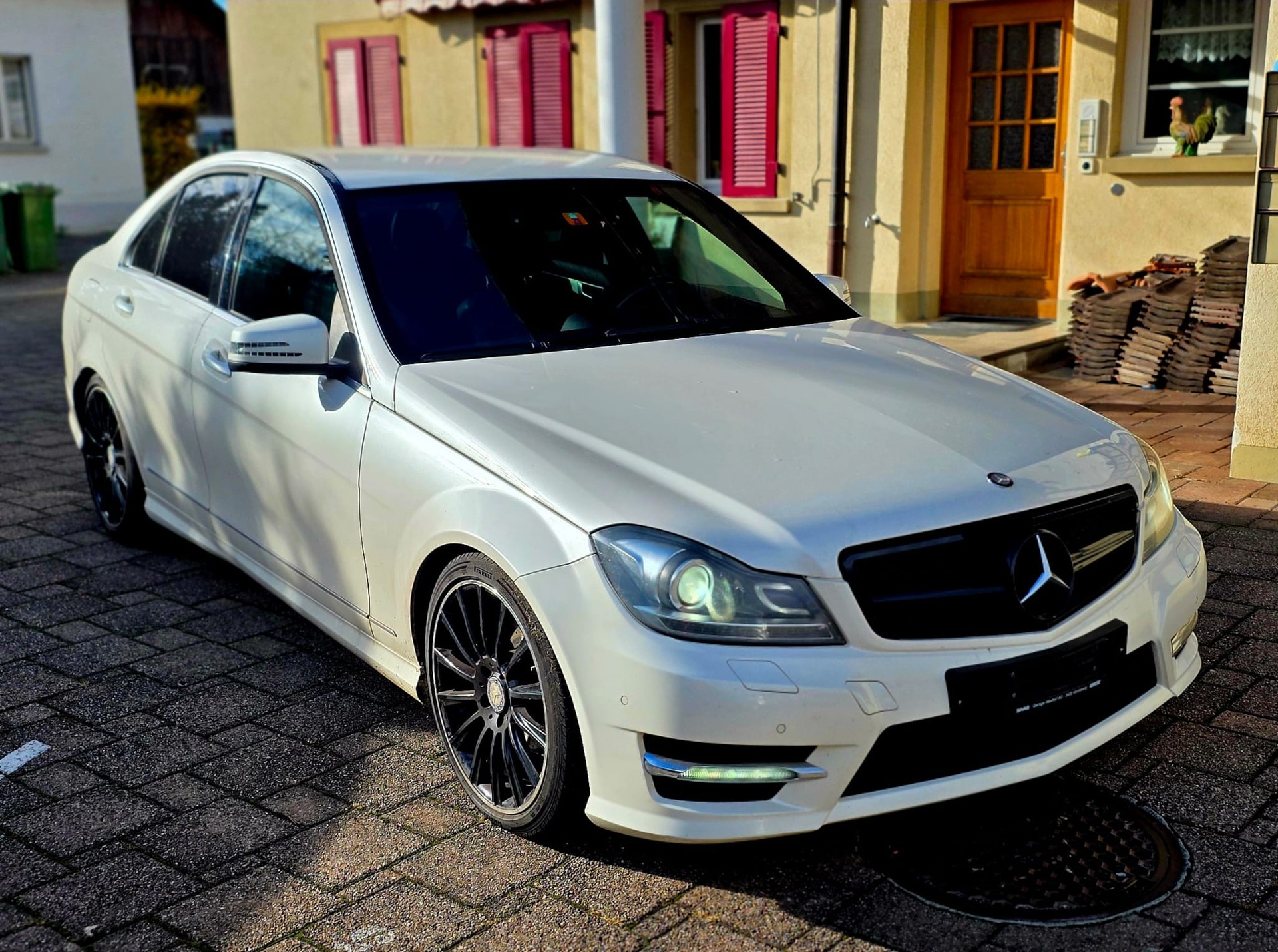 MERCEDES-BENZ C 250 CGI BlueEfficiency Avantgarde Automatic-image-3